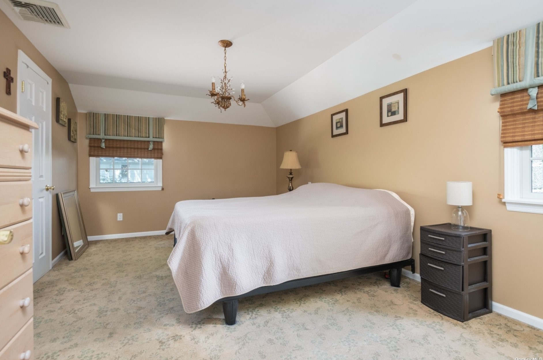 12 Alton Ct, North Merrick NY  11566-1401 exterior