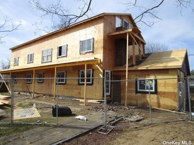 545 Clocks Blvd, East Massapequa, NY 11758-7710