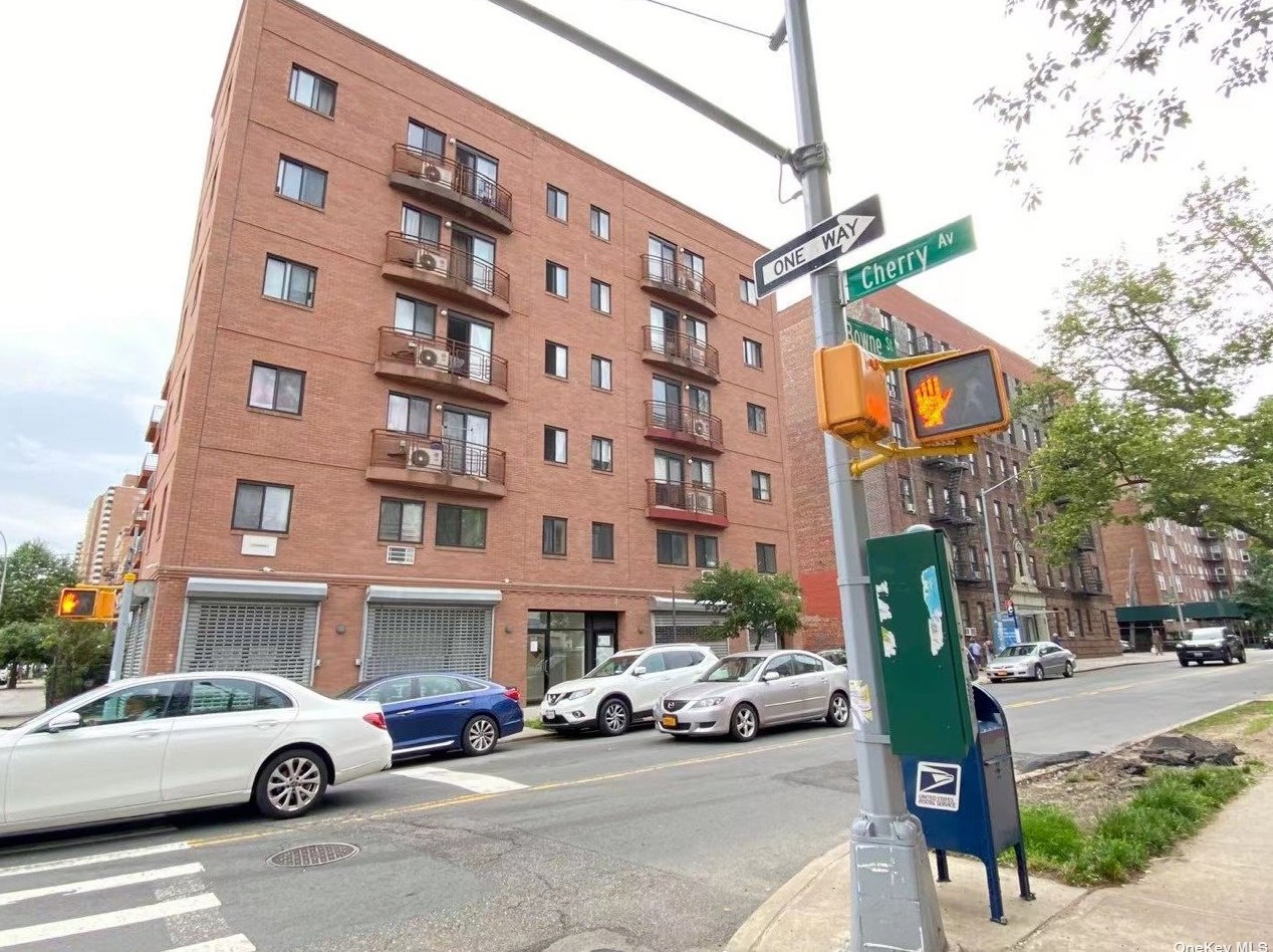 142-19 Cherry Ave, Flushing, NY 11355-4711