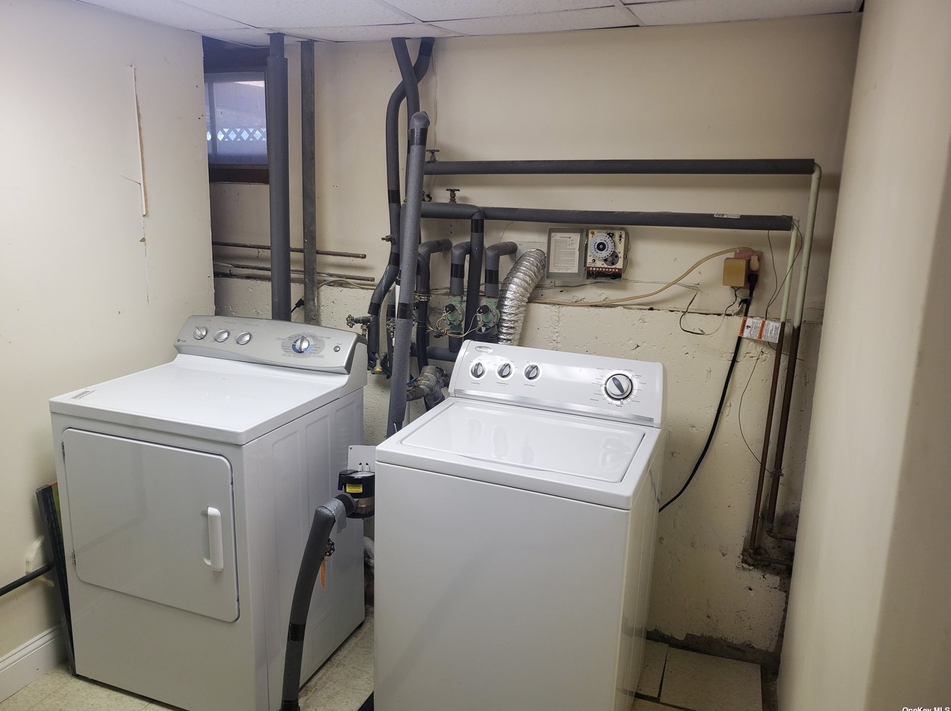 33 Strauss Ave, Selden NY  11784-1921 exterior