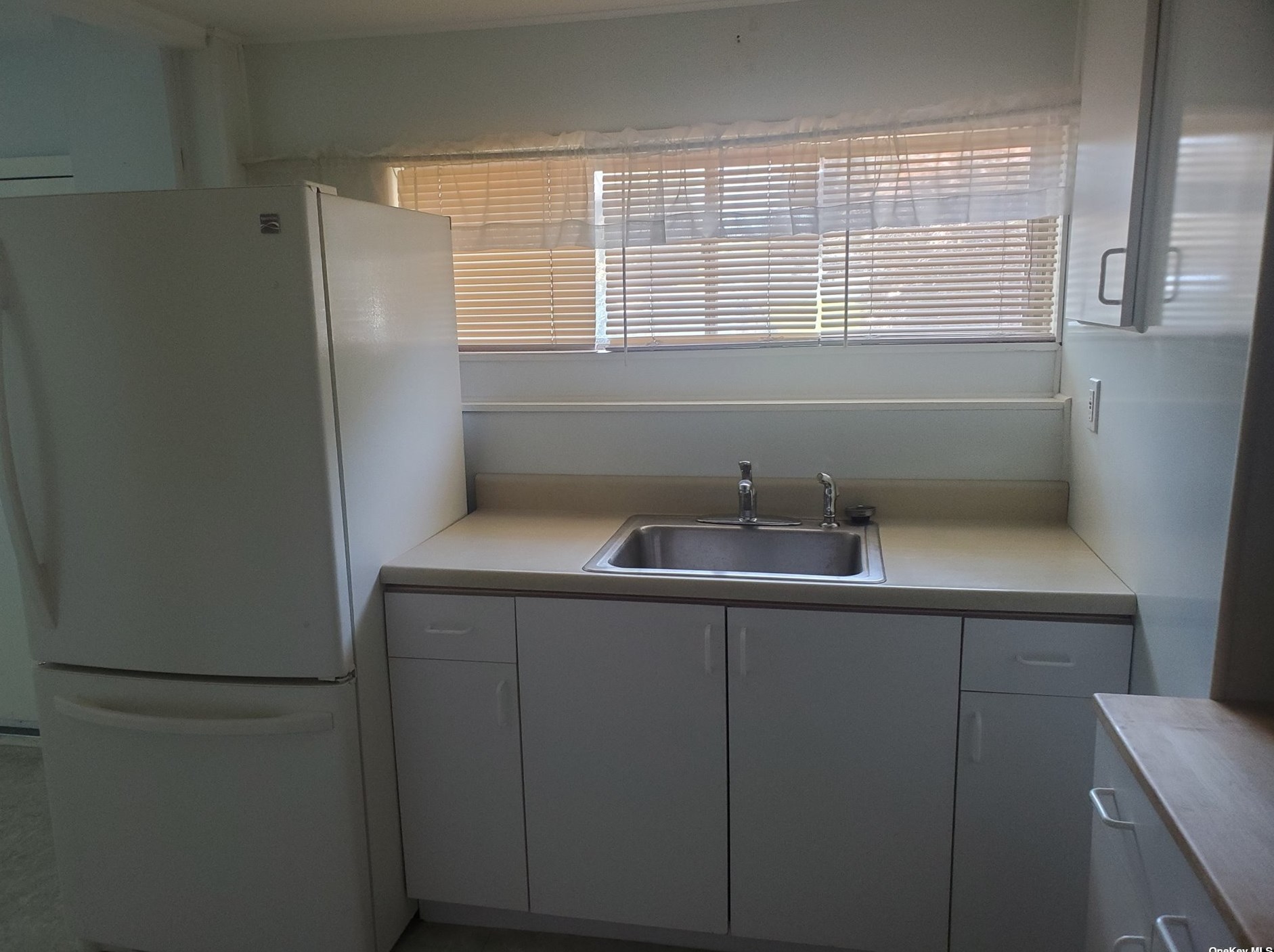 33 Strauss Ave, Selden NY  11784-1921 exterior