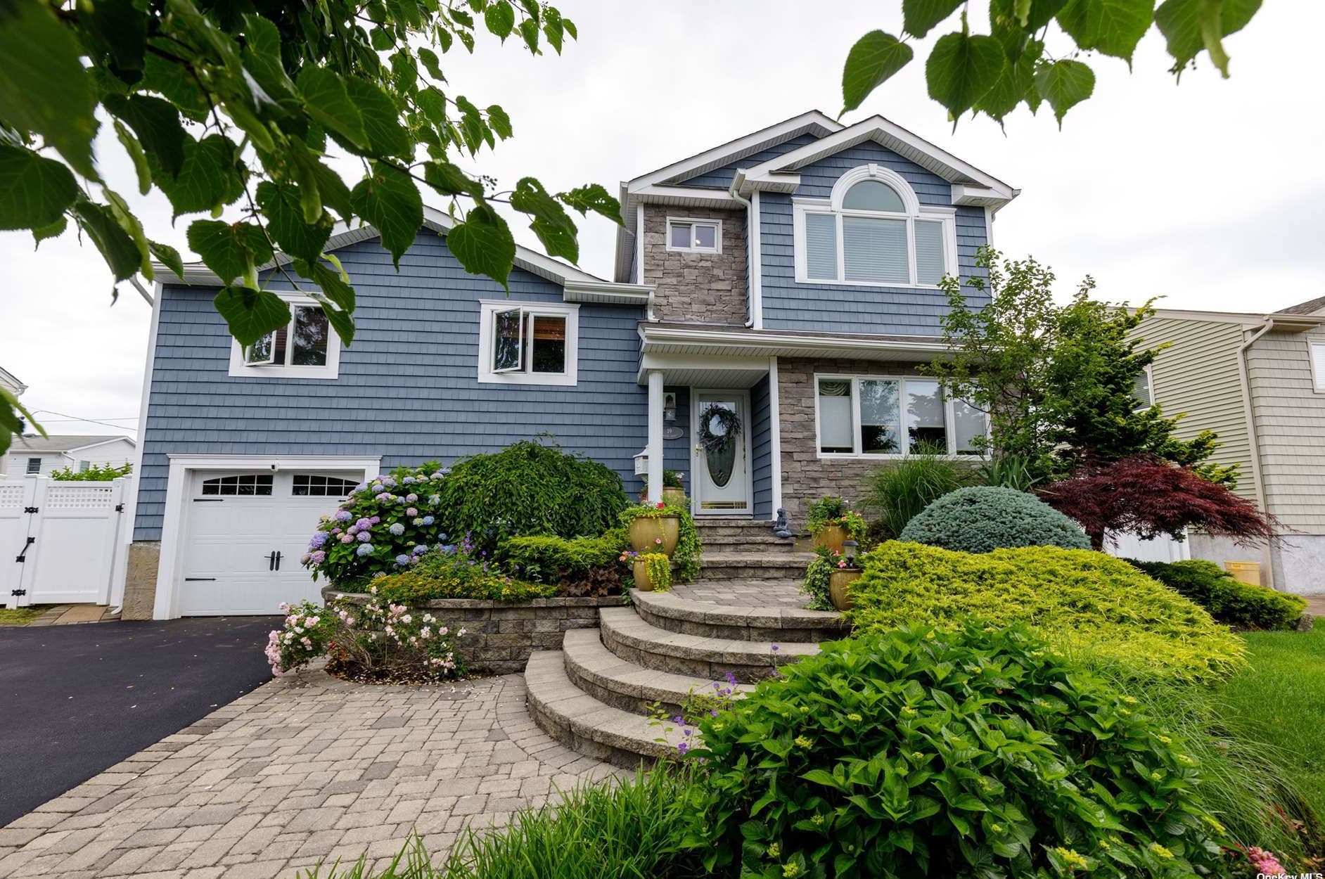 19 Walter Ave, East Massapequa, NY 11758-2043