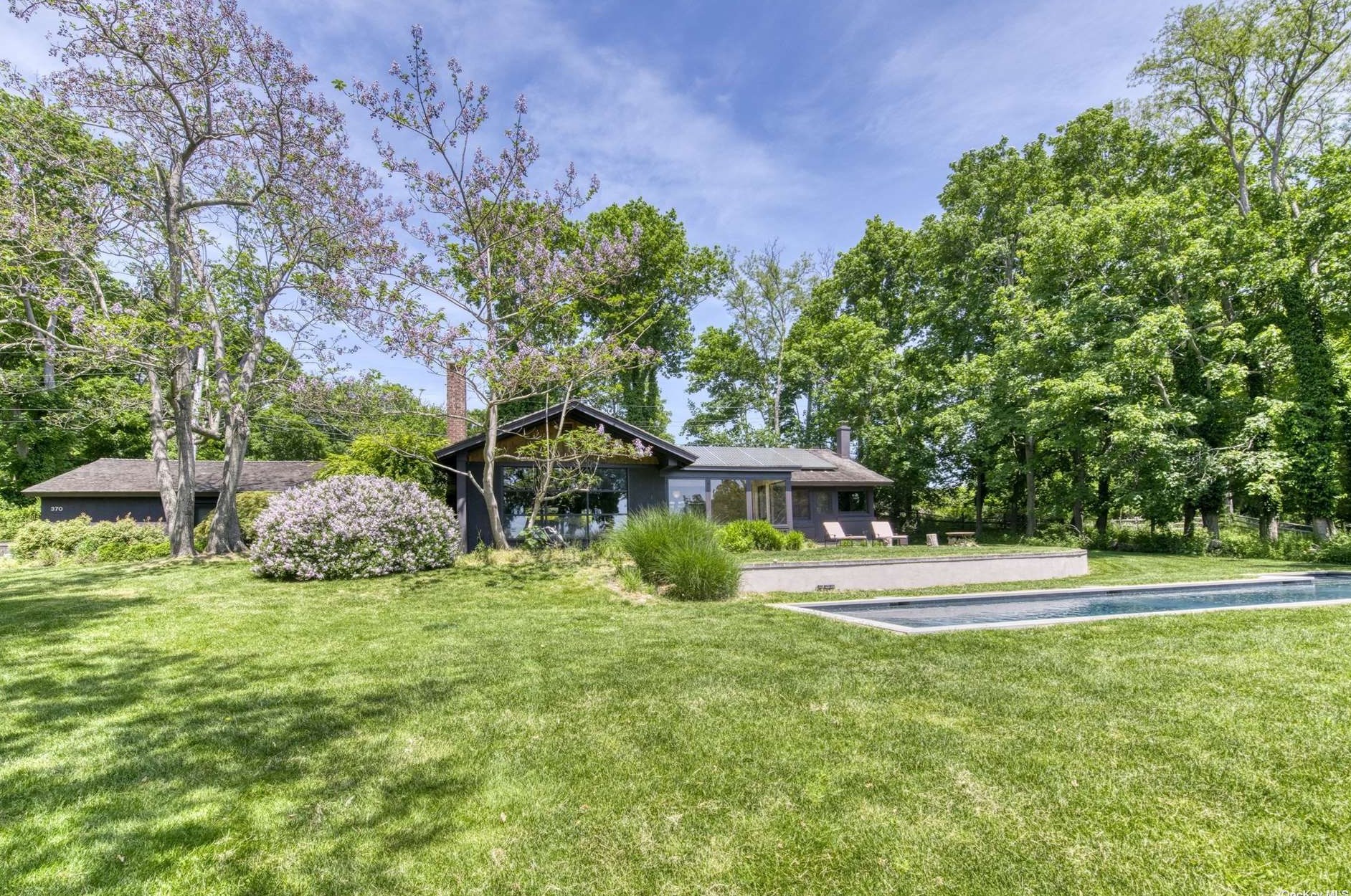 370 Munn Ln, Orient Point, NY 11957-1008