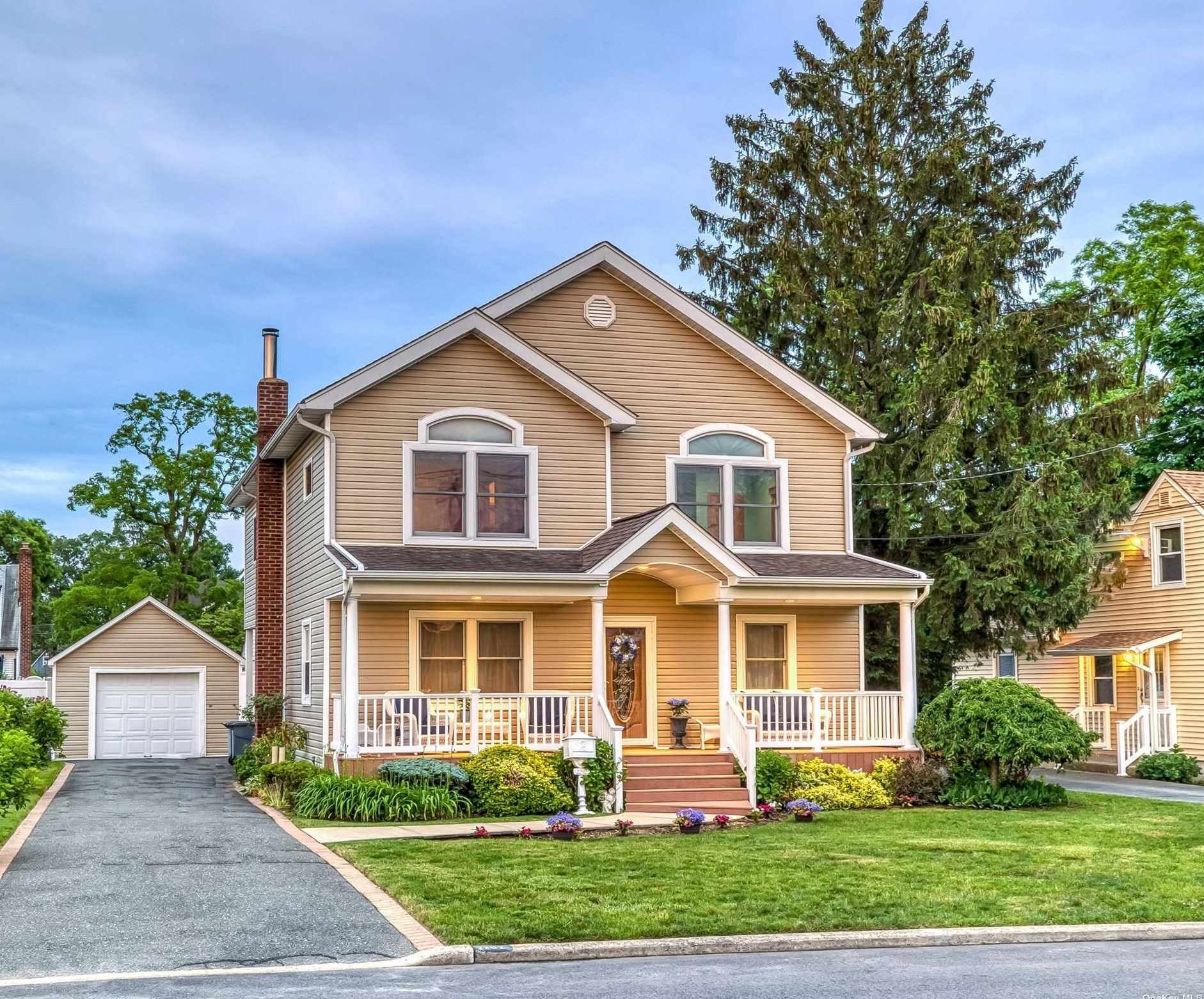 2292 Lincoln St, North Bellmore, NY 11710
