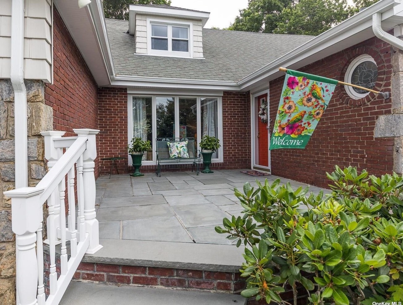 265 N Poplar St, East Massapequa, NY 11758