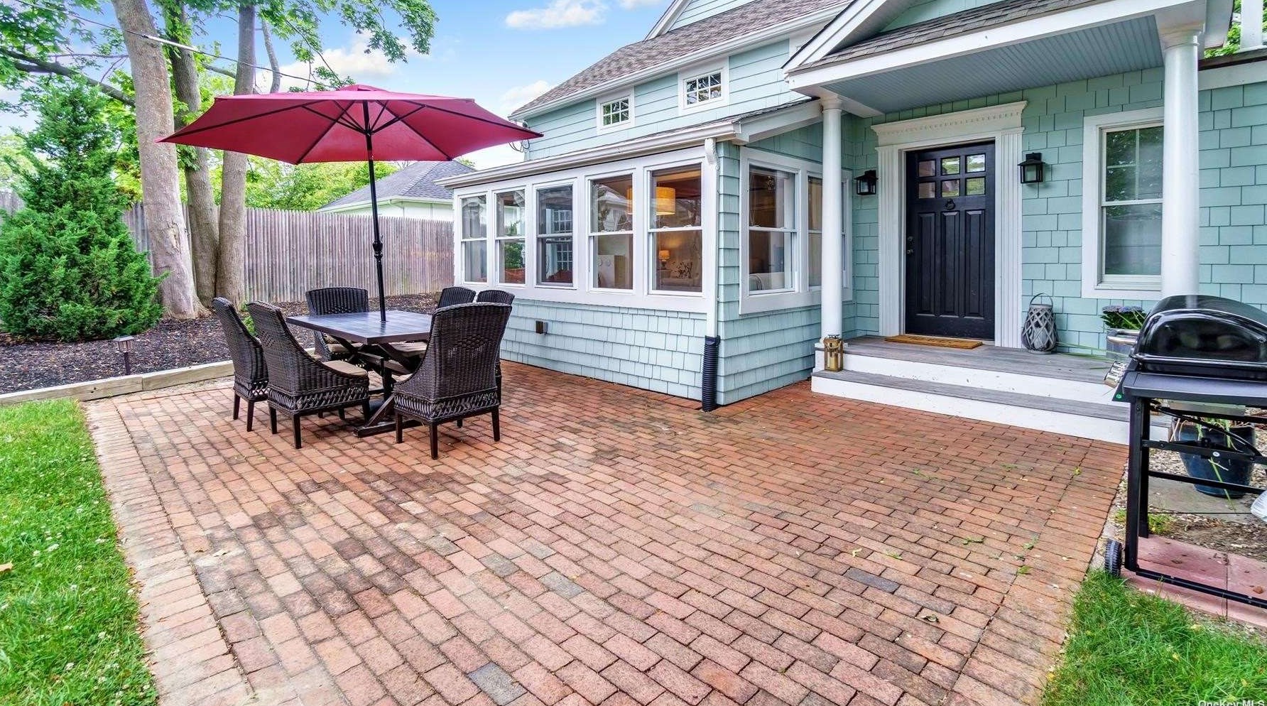 10 Beach Ln, West Hampton Beach, NY 11978