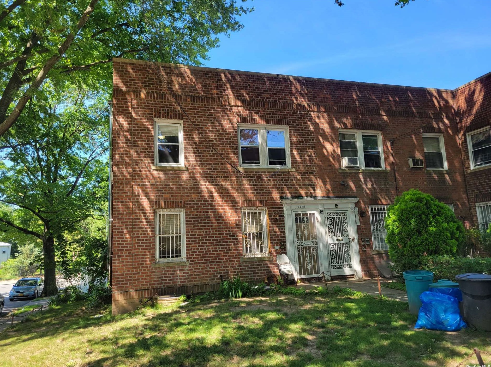 42-98 Saull St, Flushing, NY 11355-4542