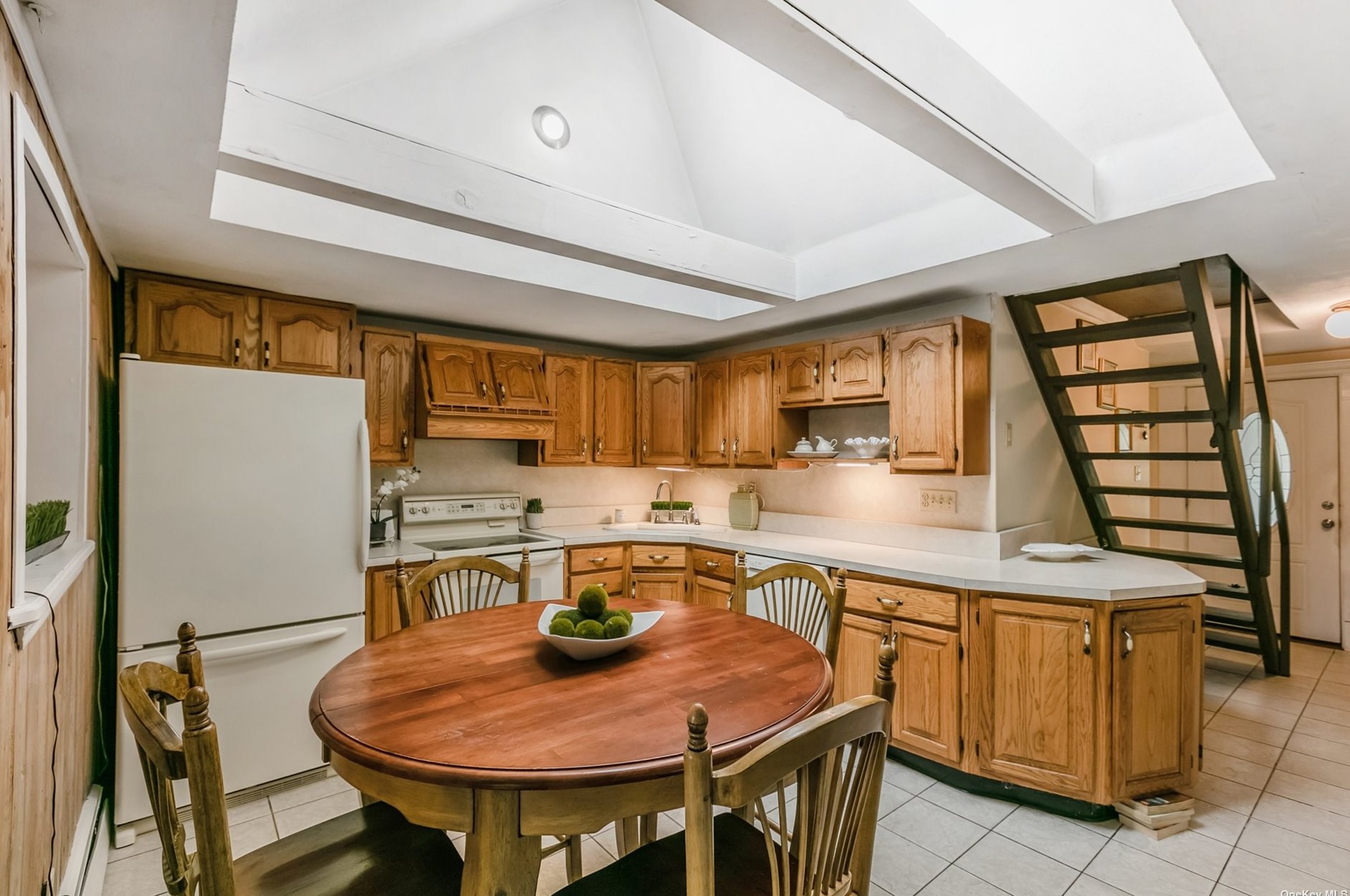 112 Bedford Ave, Hauppauge NY 11749-4831 exterior