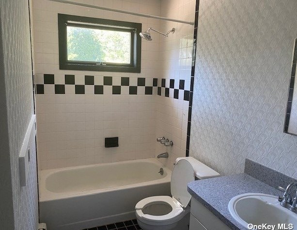 18 Highland Rd, Rocky Point NY  11778-9633 exterior