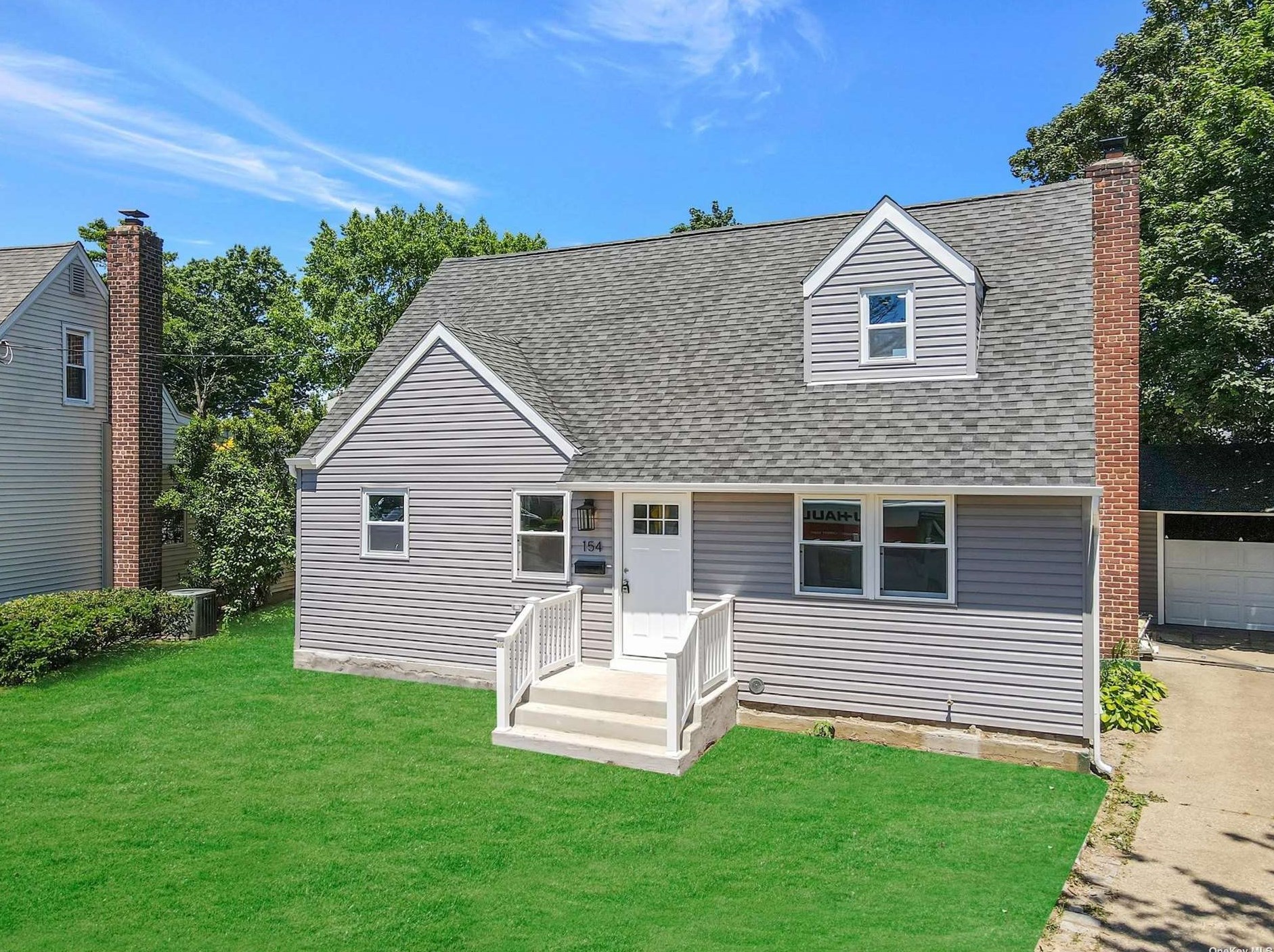 154 Guildford Ct, Hempstead, NY 11552-2212