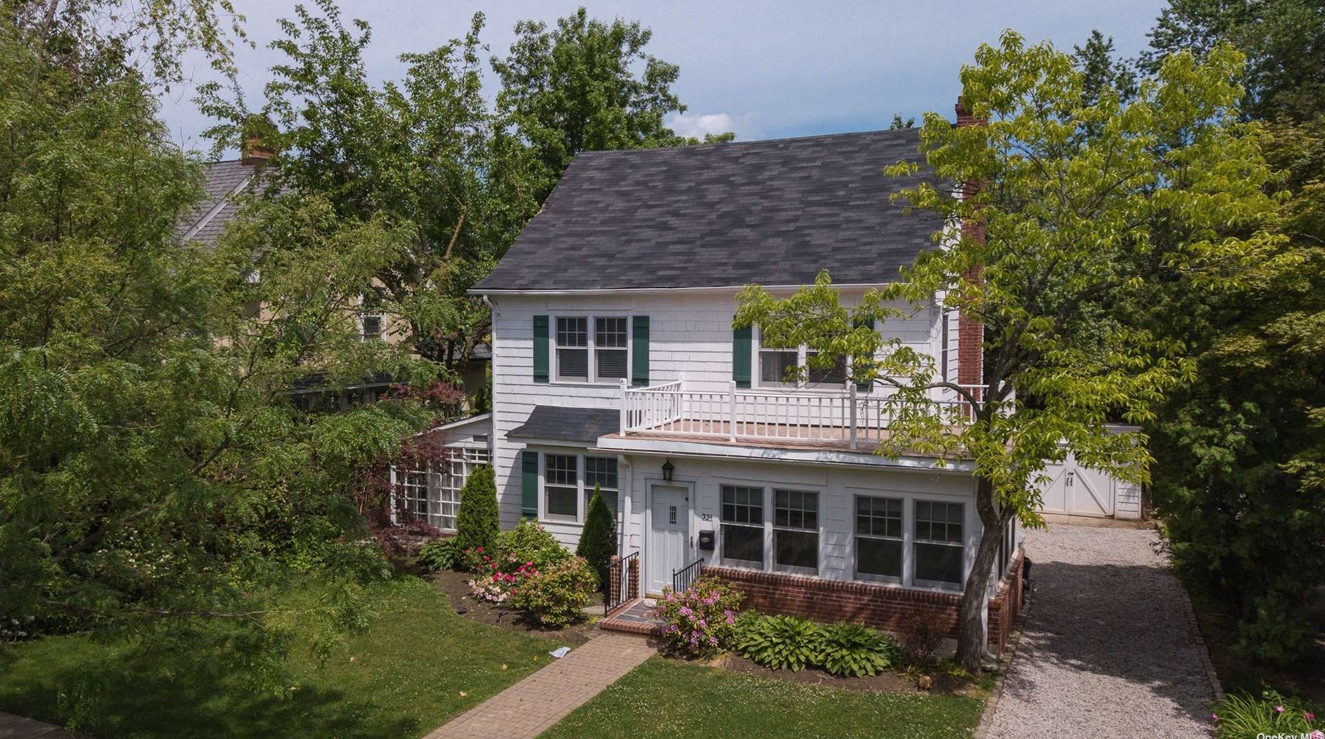 331 Grosvenor St, Flushing NY  11363-1010 exterior