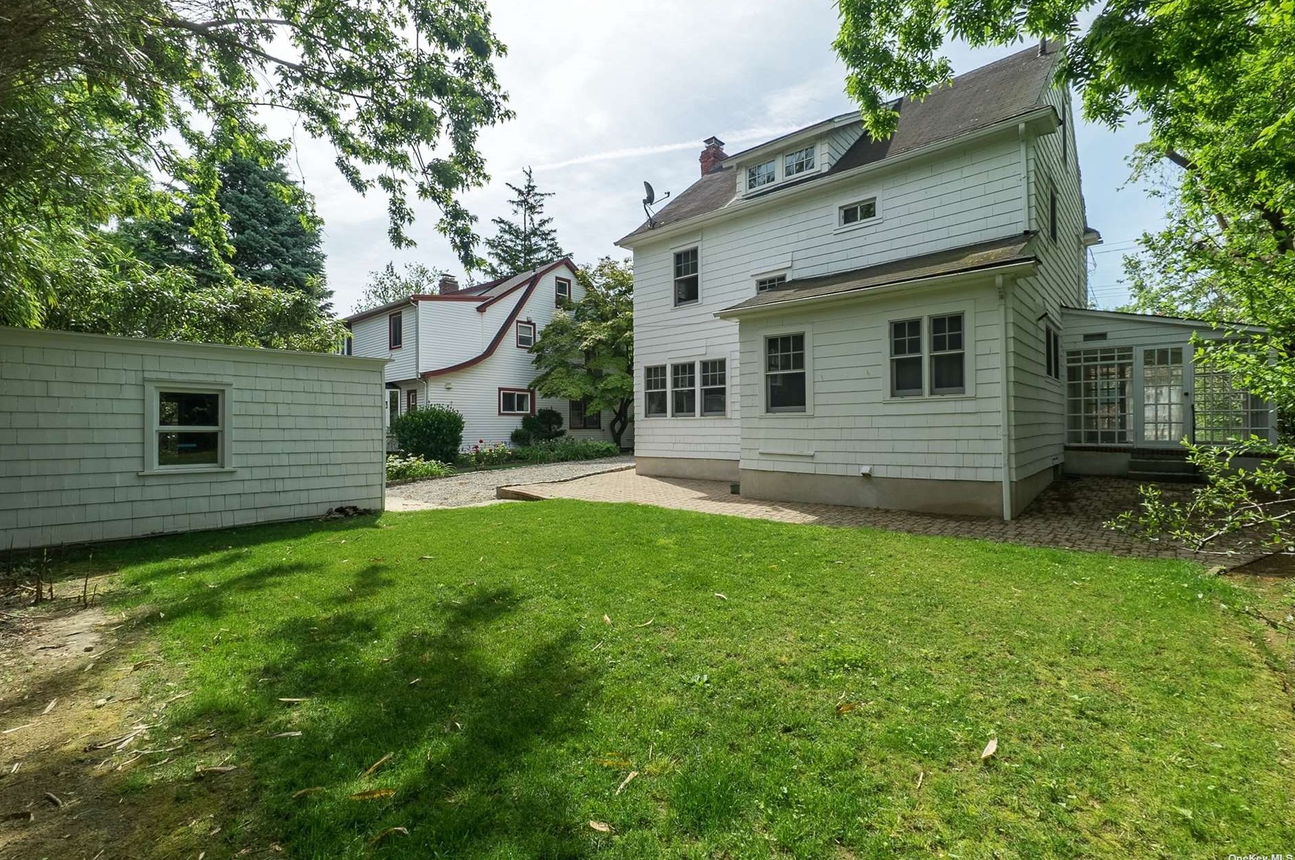 331 Grosvenor St, Flushing NY  11363-1010 exterior
