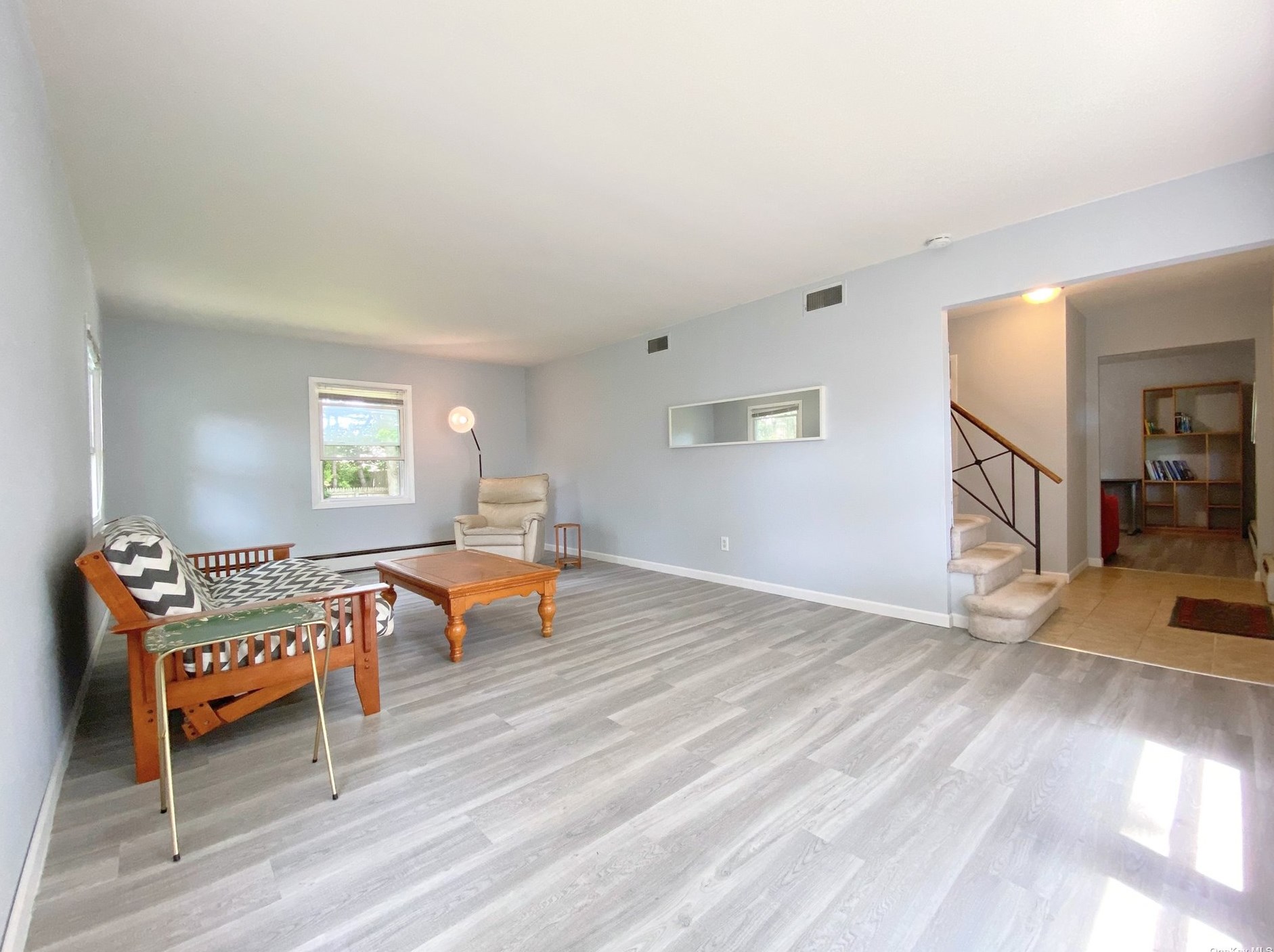 31 Perigee Dr, Stonybrook NY  11790-2411 exterior