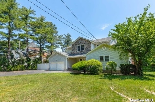 174 Cold Spring Rd, Syosset, NY 11791
