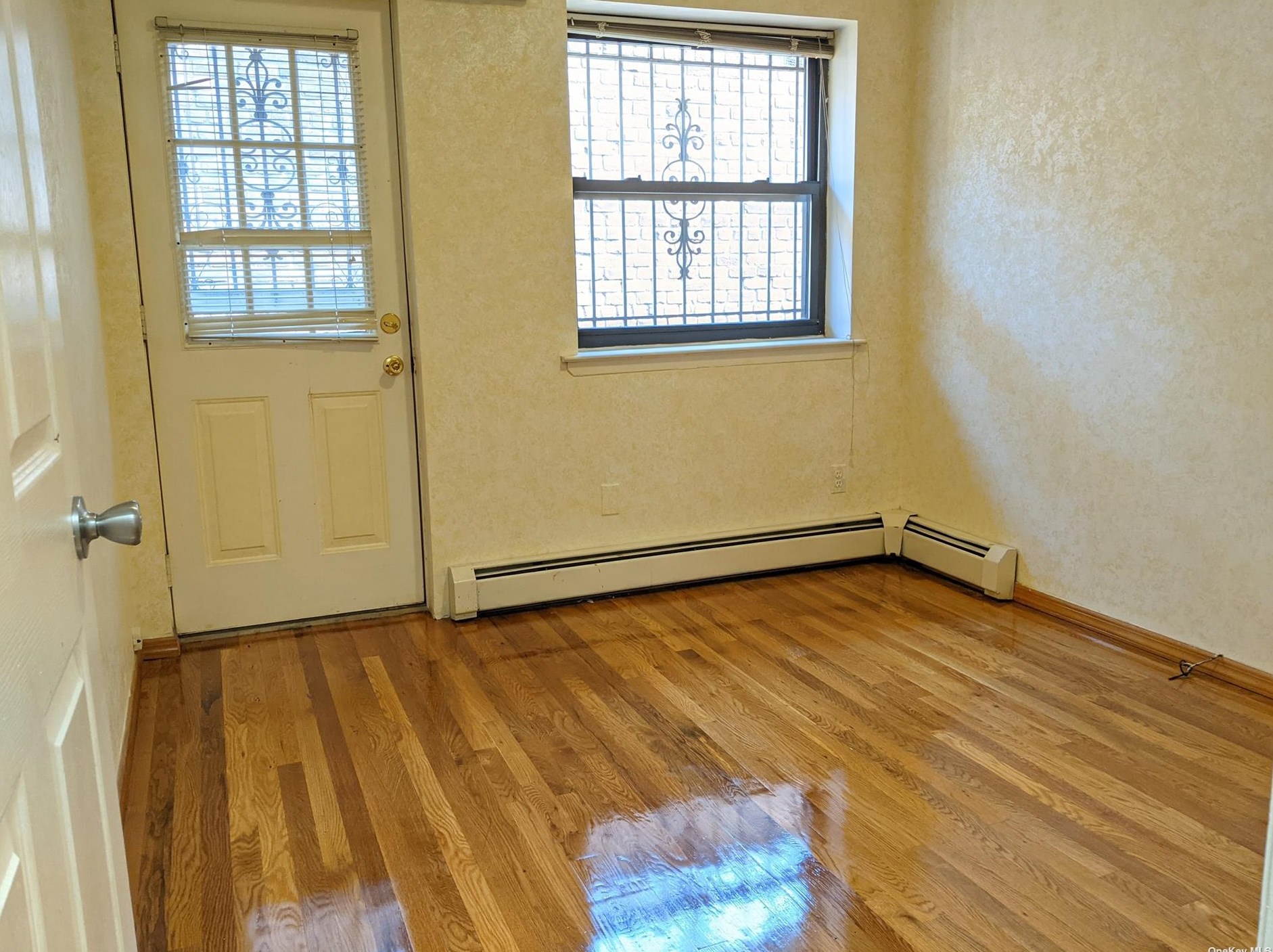 98-56 62nd Rd, Flushing, NY 11374