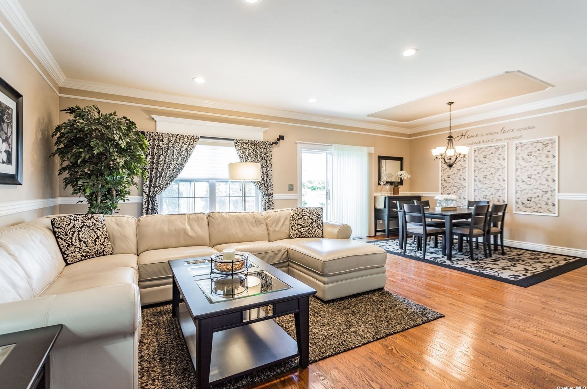 5 Lorien #5, Huntington Station, NY 11747