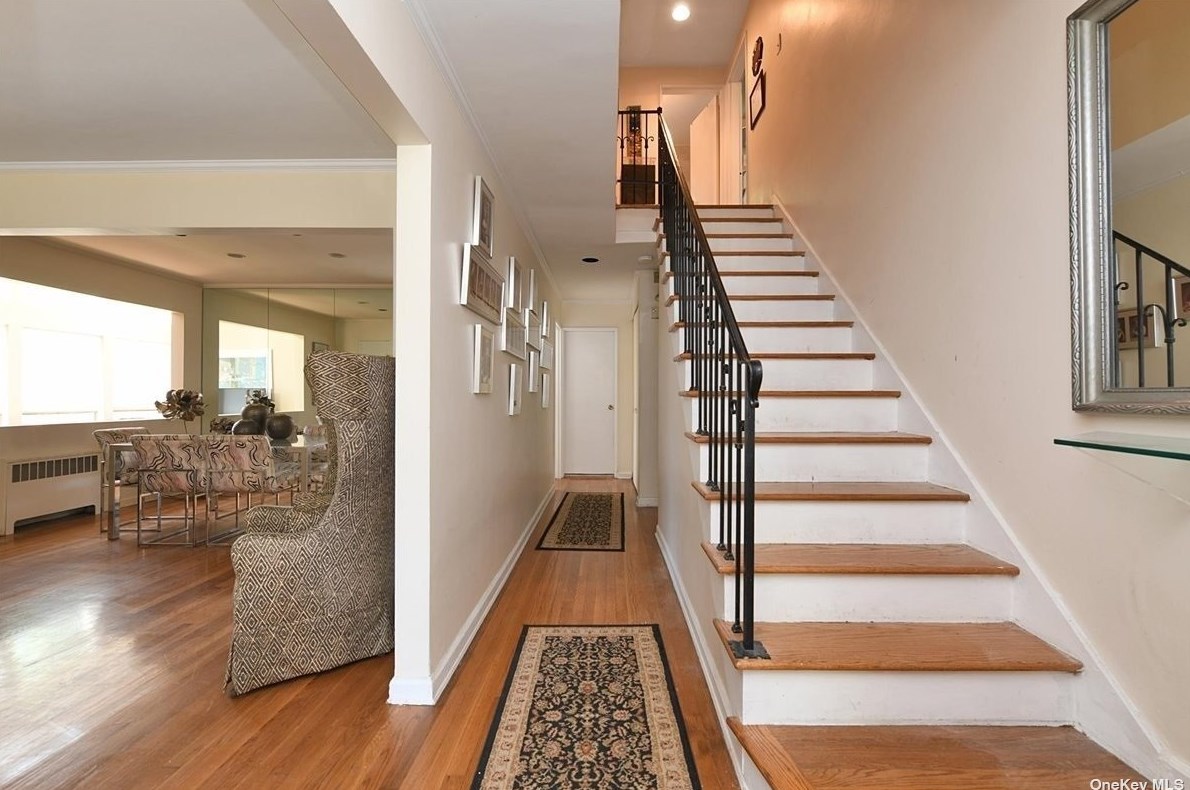 1592 Hereford Rd, Hewlett, NY 11557-1804