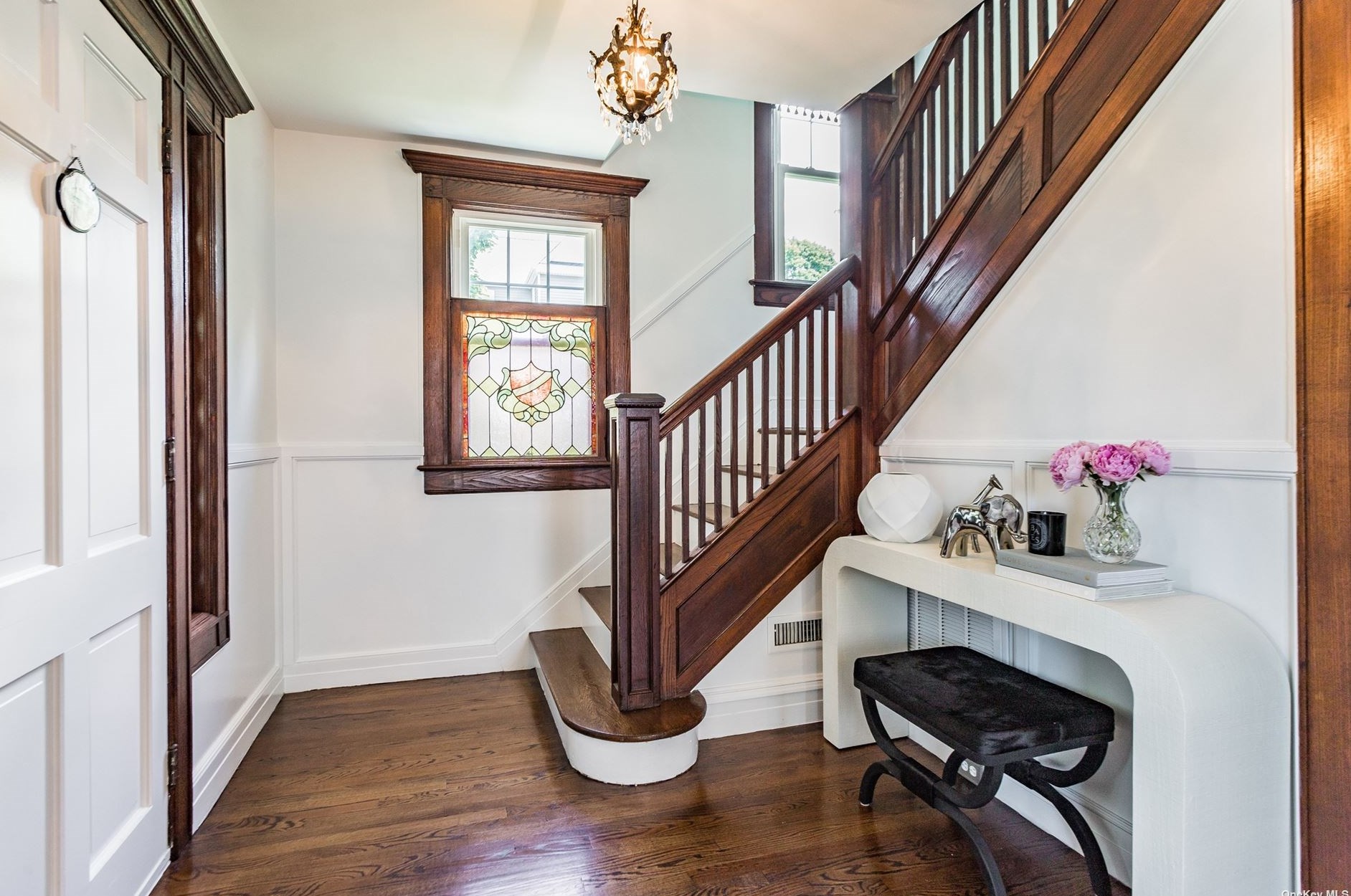 26 Oakland St, Hunt NY  11743-3511 exterior