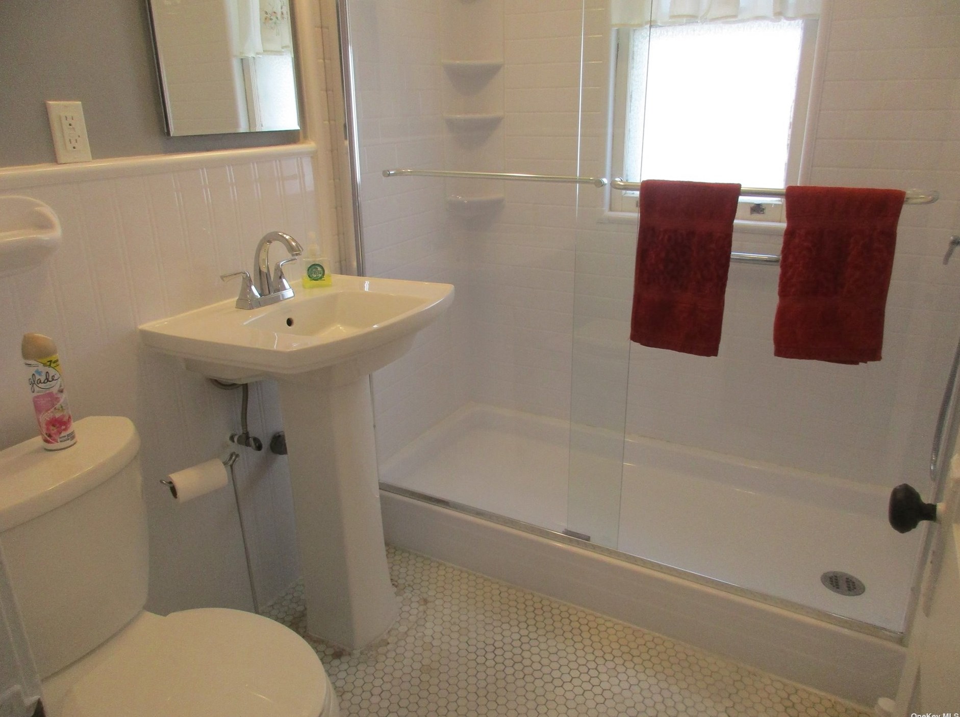 64-07 Eliot Ave, Flushing, NY 11379-3551