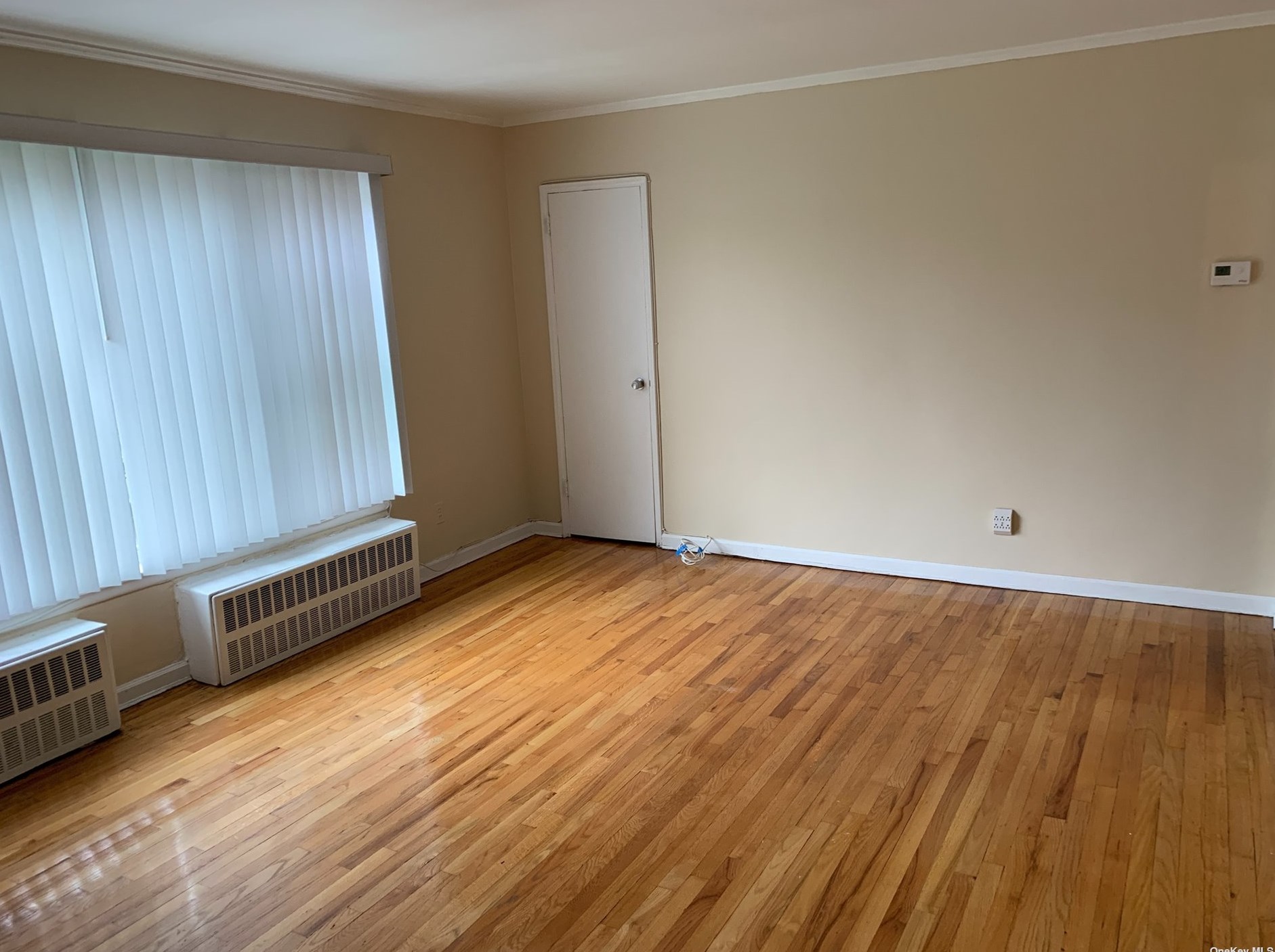 43-10 220th St #2, Flushing, NY 11361