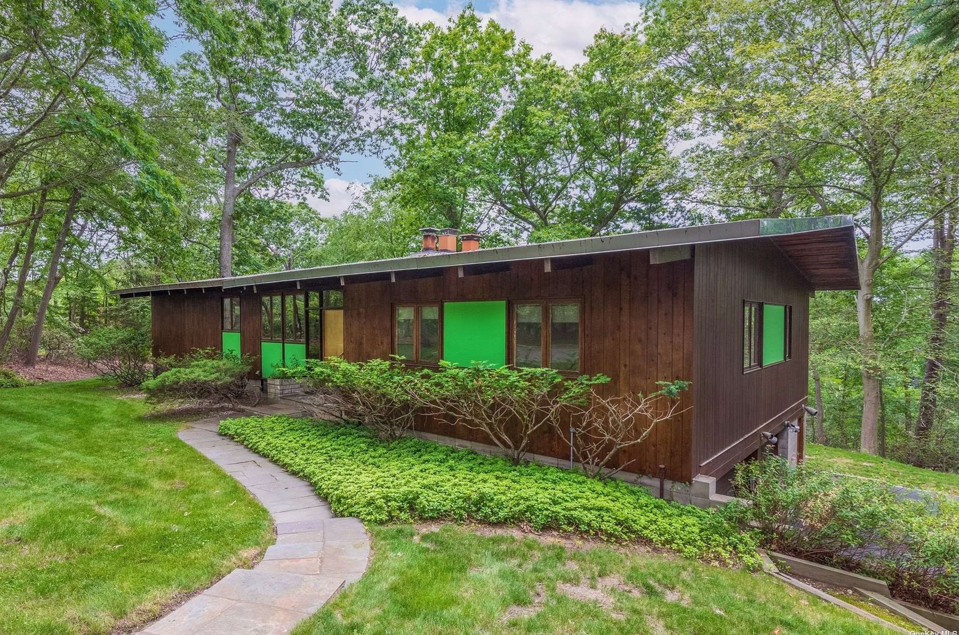 269 Sachem Hill Pl, Head Of The Harbor, NY 11780-9627