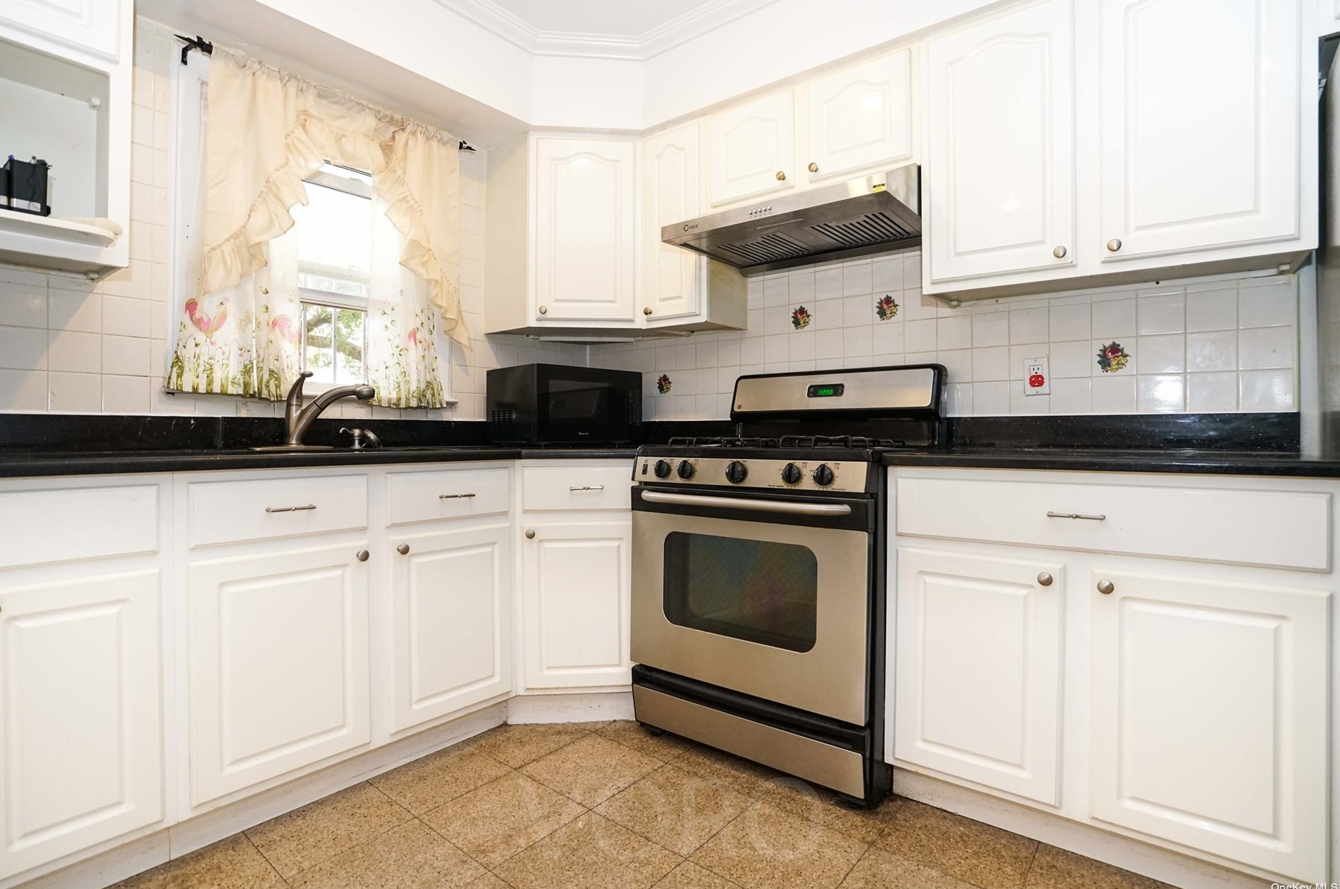 48-04 210th St, Flushing NY  11360-2447 exterior