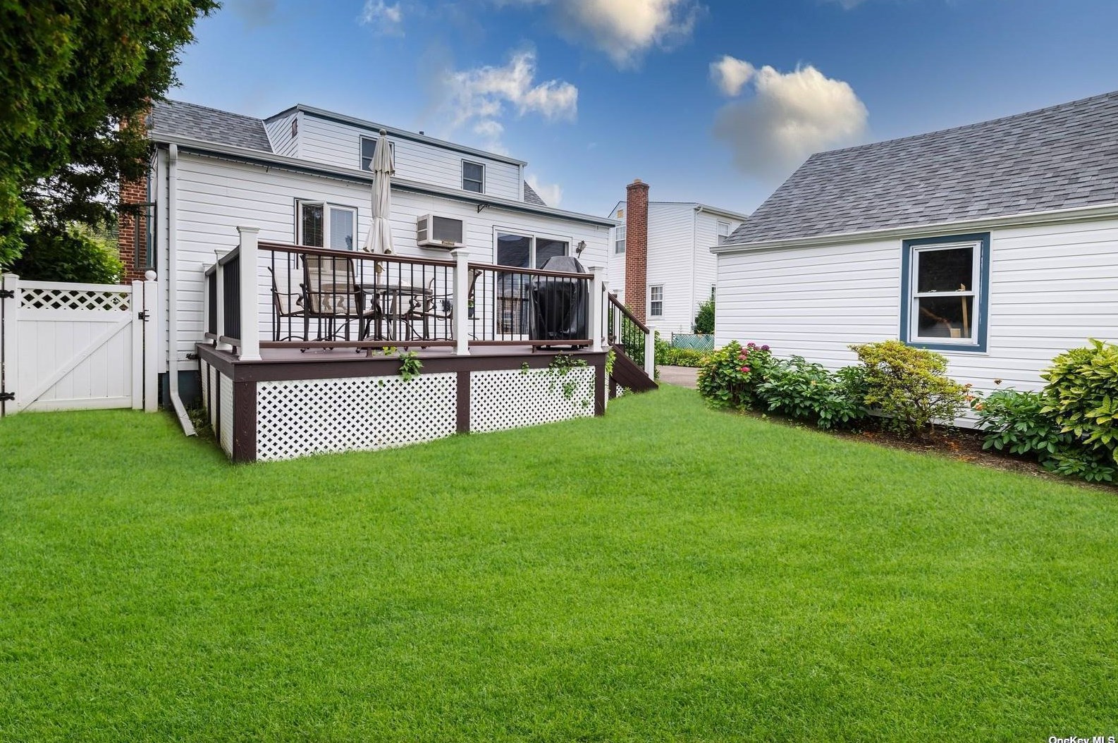 2150 Maple St, North Wantagh, NY 11793