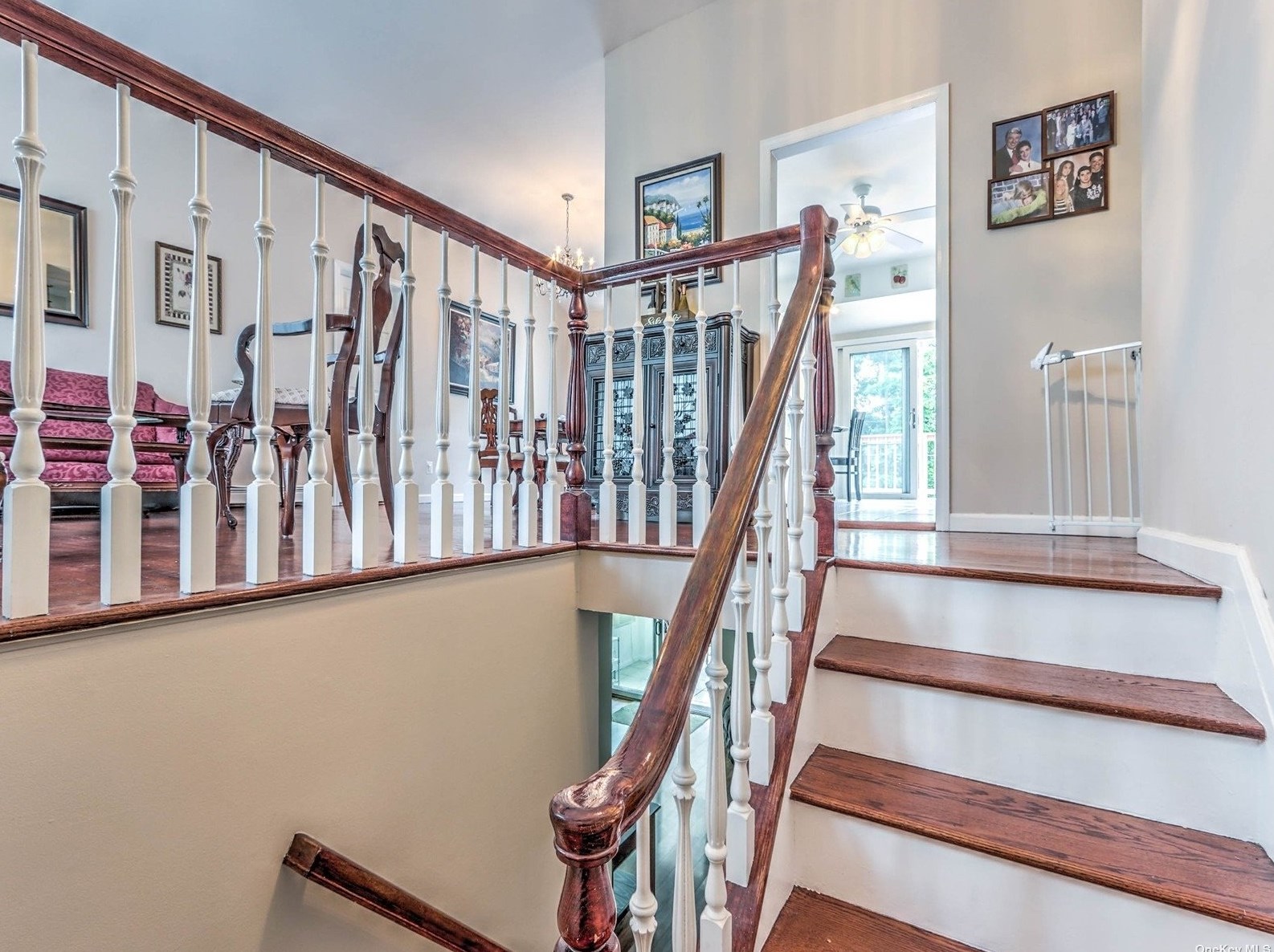 89 Autumn Dr, Hauppauge, NY 11788-1046