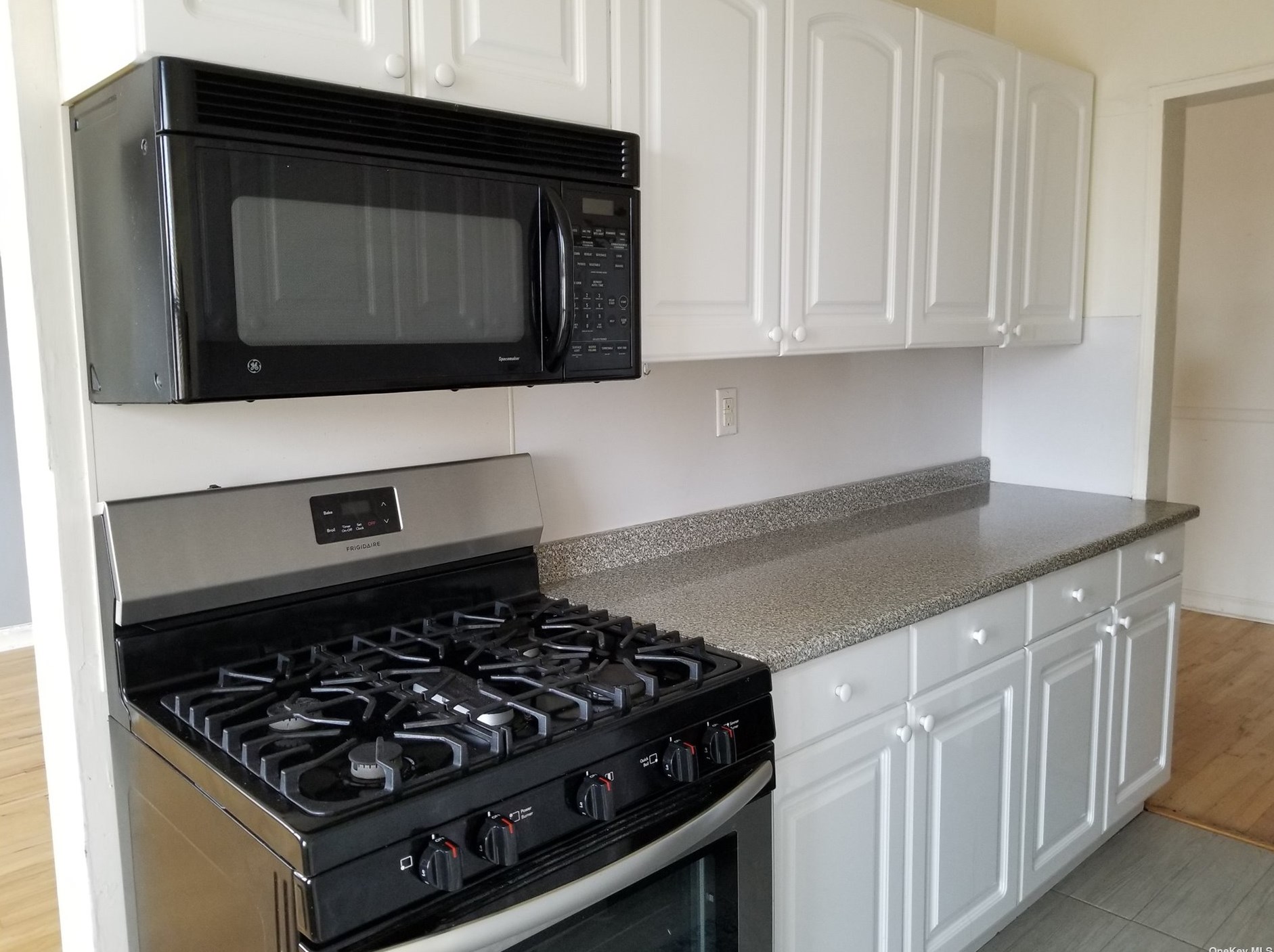 320 Atlantic Ave #d11, East Rockaway, NY 11518