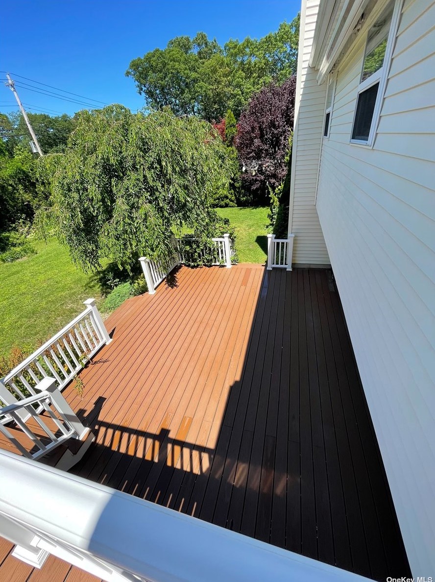 16 Apex Dr, Coram NY  11727-1465 exterior