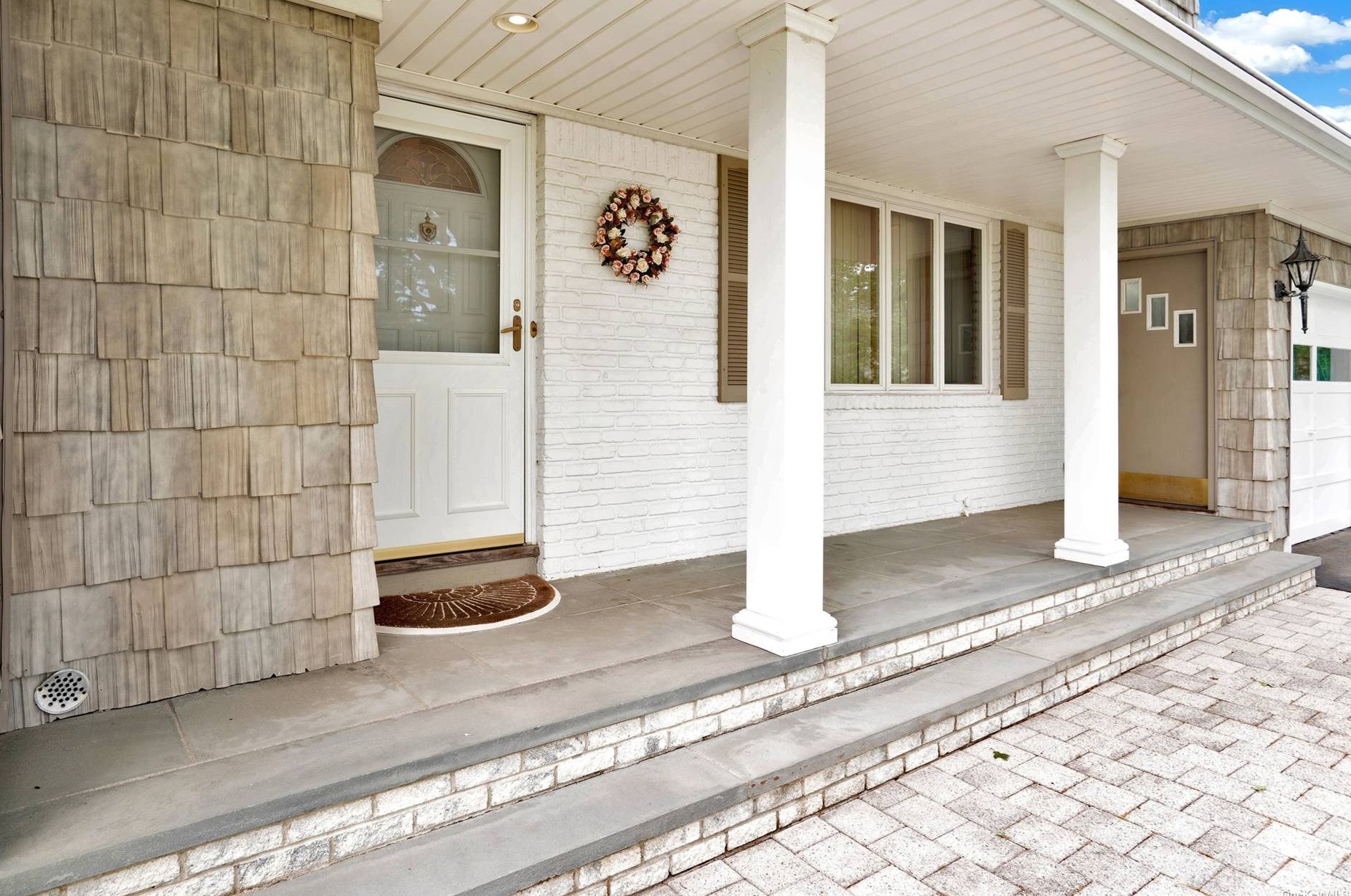 232 Cedar Rd, Elwood, NY 11731