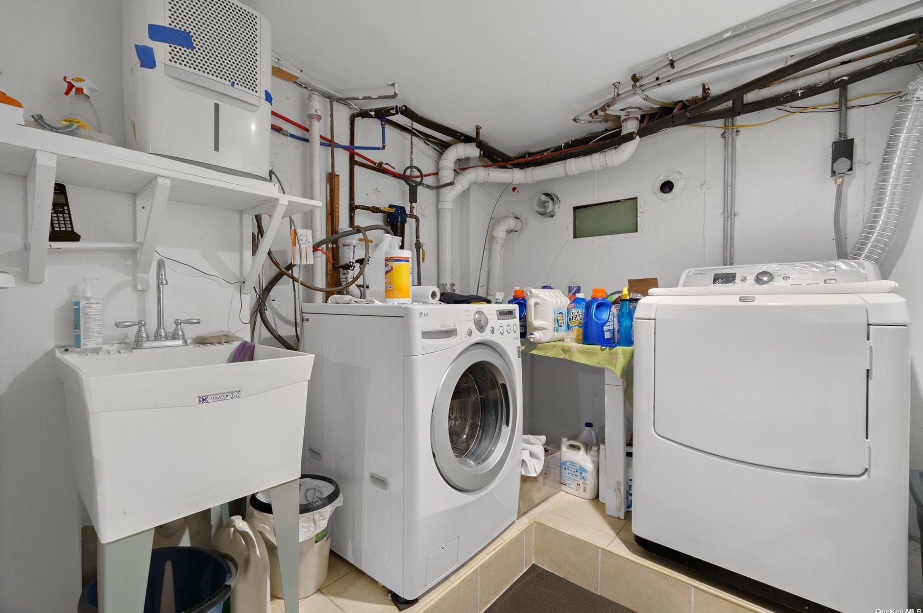 50 Pine St, East Atlantic Beach NY  11561-2115 exterior