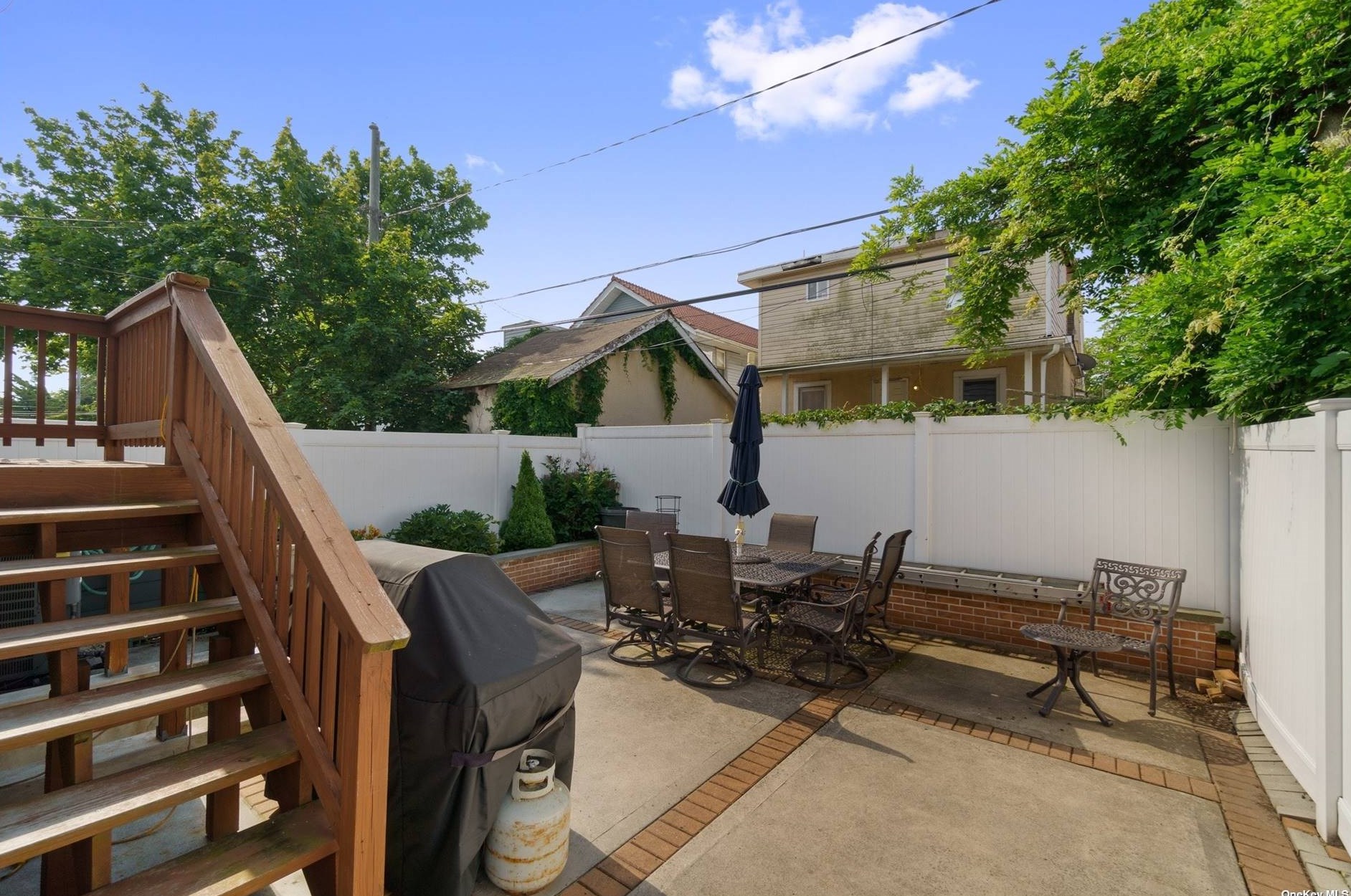 50 Pine St, East Atlantic Beach NY  11561-2115 exterior