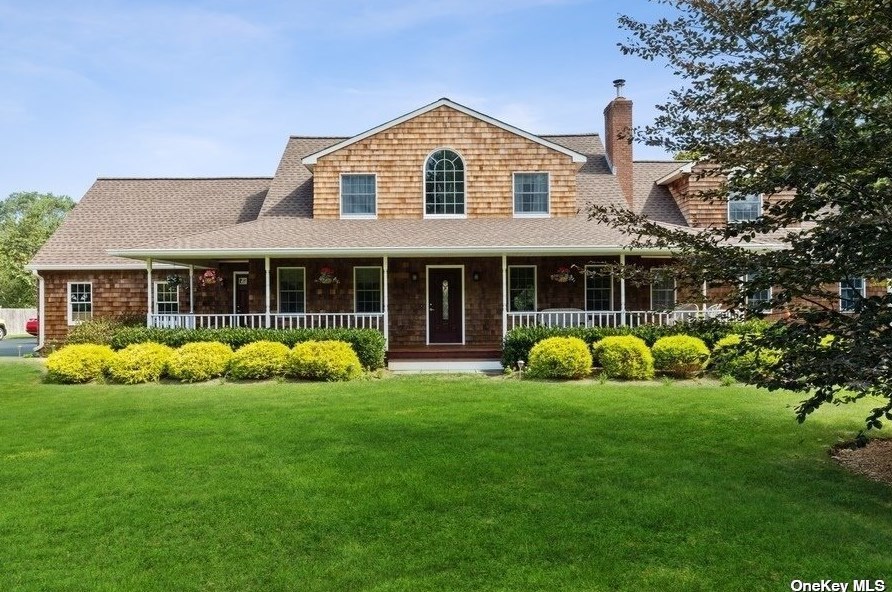 1425 Harbor Ln, Nassau Point, NY 11935