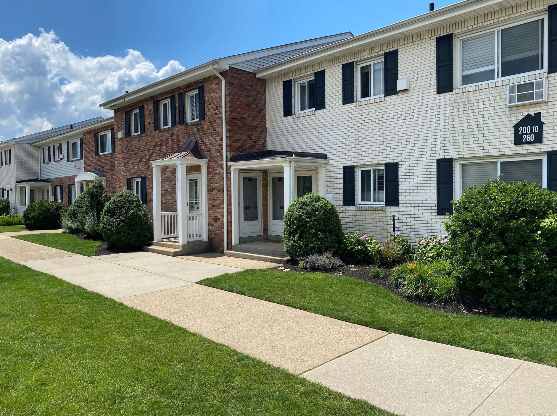 520 Dawson Ln, Muttontown, NY 11753