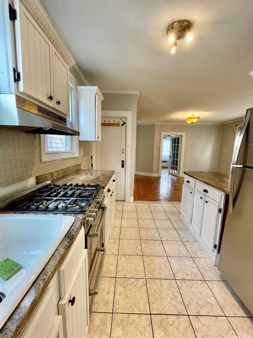 70-46 57th Rd, Flushing, NY 11378