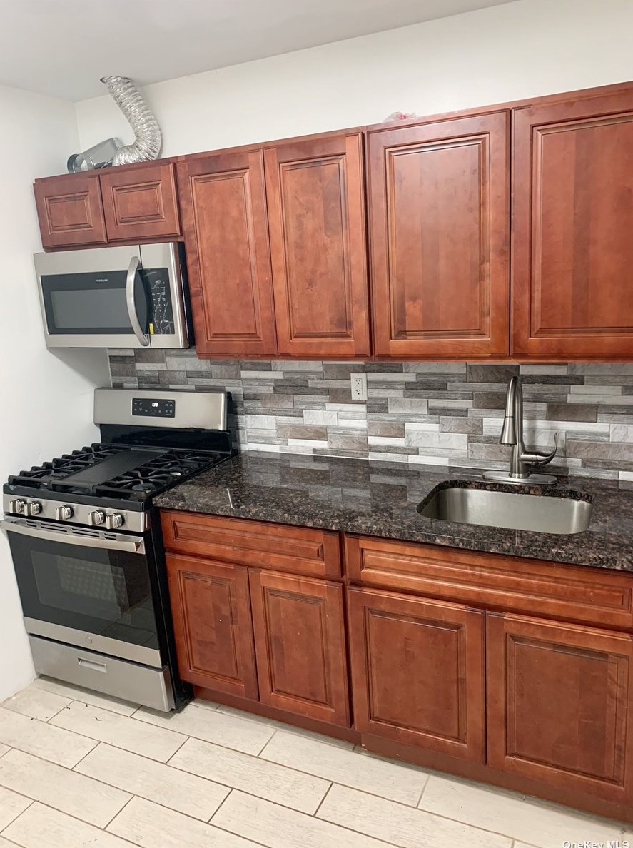 110-44 166th St, Jamaica, NY 11433