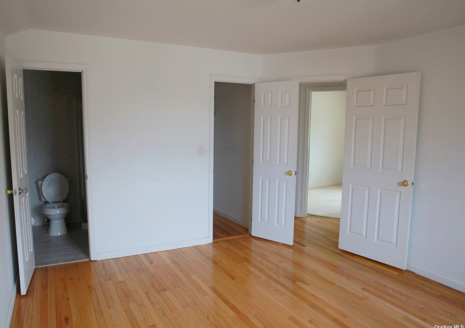 49-18 Enfield Pl #2fl, Flushing, NY 11364