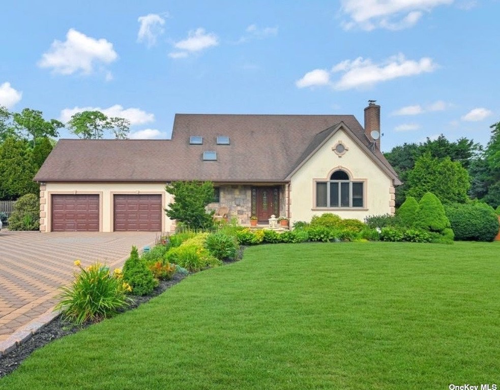 1030 Harrison Ave, Northampton, NY 11901-2065