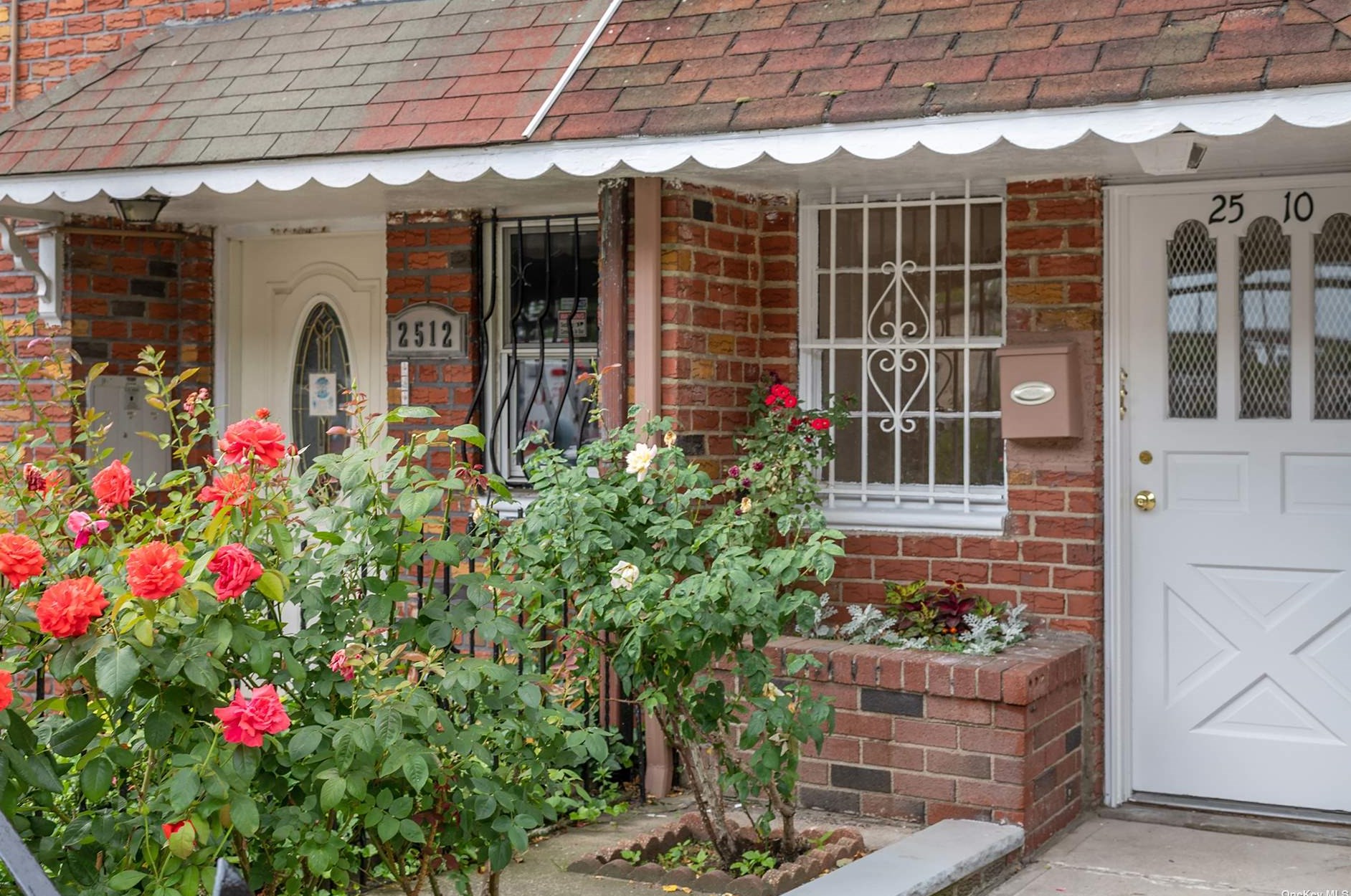 25-10 Hoyt Ave, Long Island City, NY 11102