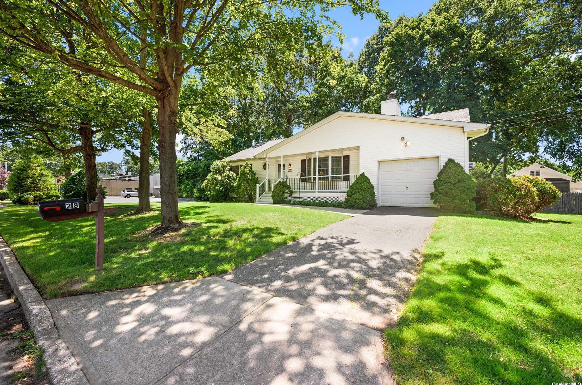 28 Crown Acres Rd, South Setauket, NY 11720