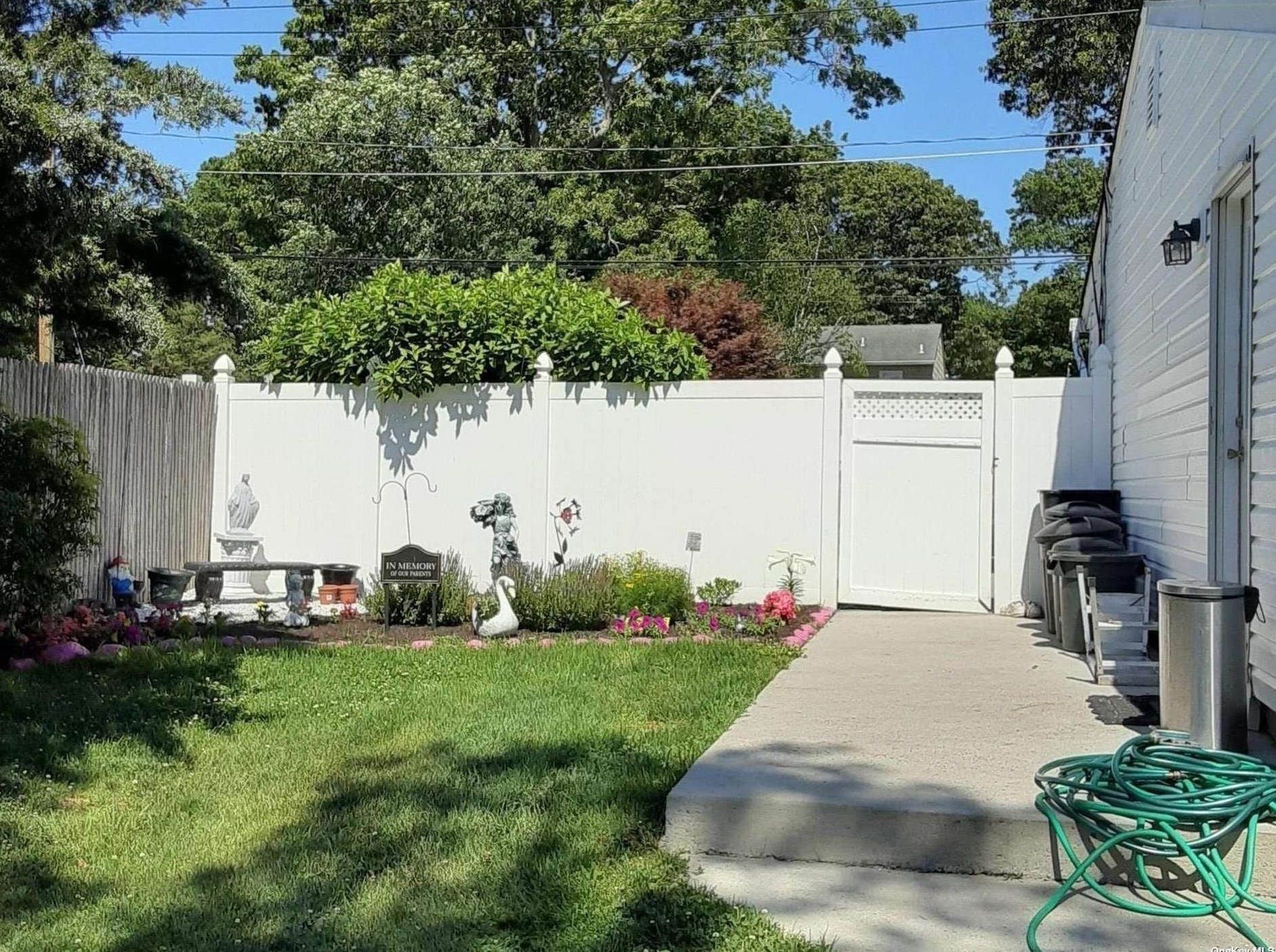 356 Dare Rd, Selden NY  11784-1418 exterior