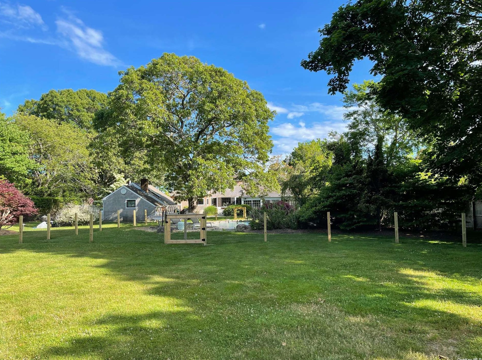 16 Stevens Ln, West Hampton Beach, NY 11978