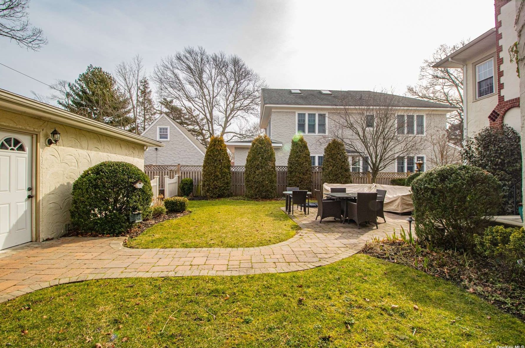344 Plymouth Ave, Brightwaters, NY 11718