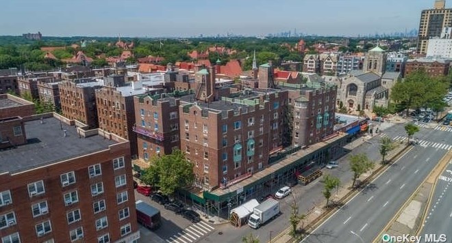 110-31 73rd Rd, Flushing NY  11375-6346 exterior