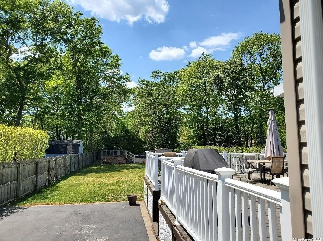 313 Revilo Ave, Smith Point NY 11967-1612 exterior