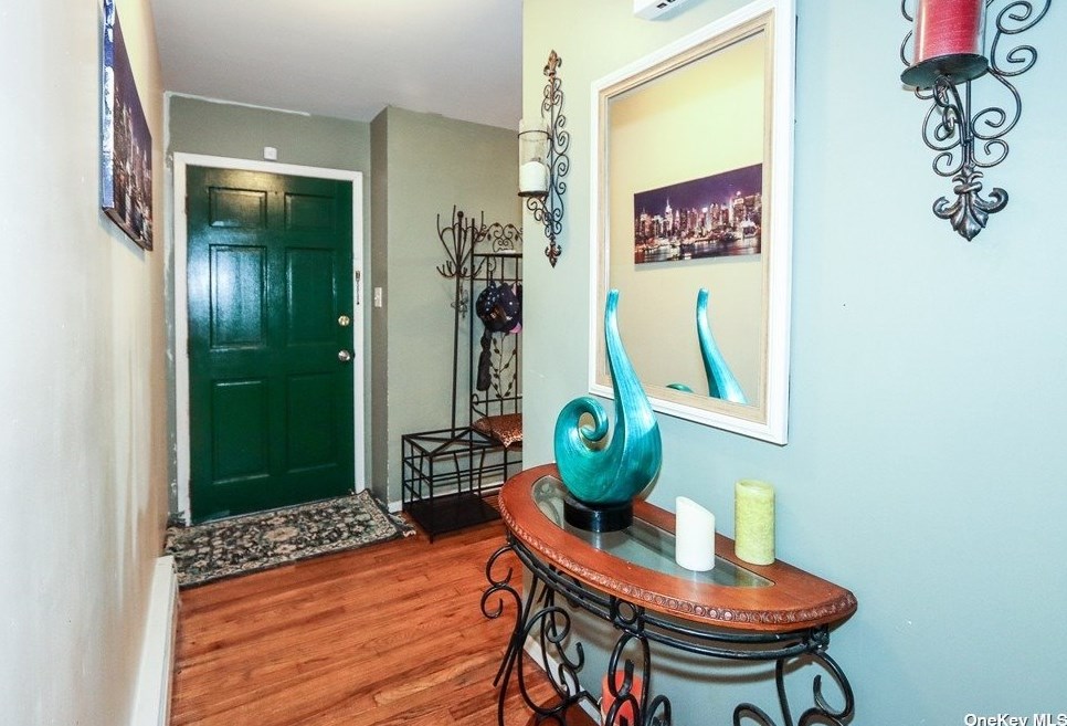 882 Union Blvd, West Islip, NY 11795