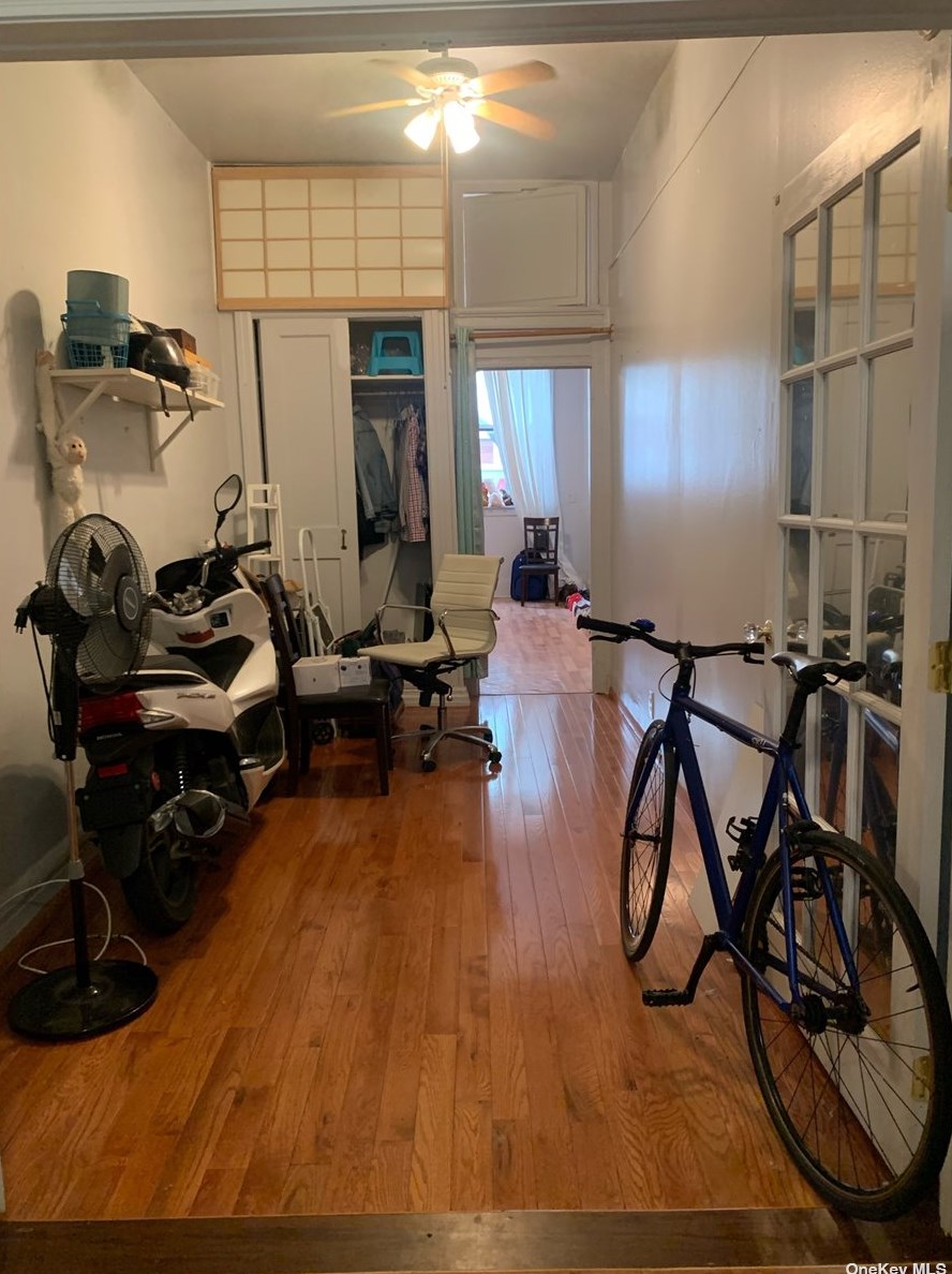 68 Diamond St #1r, Brooklyn, NY 11222
