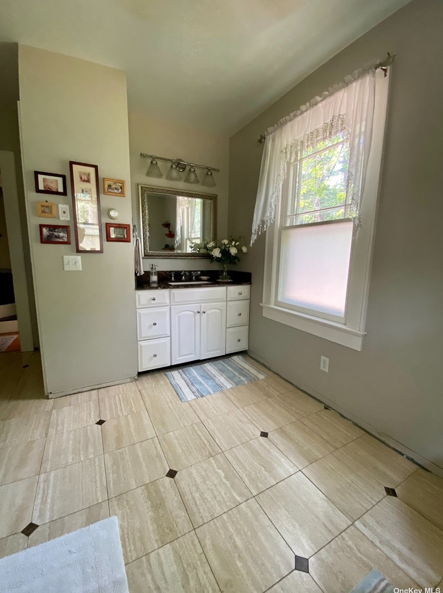 108 Tremont Ave, Gordon Heights NY  11763-3706 exterior