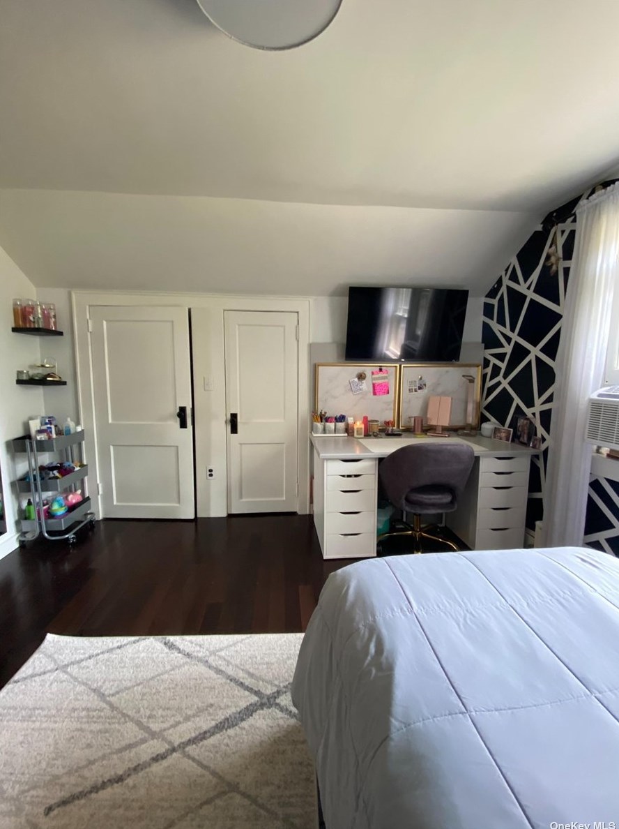 108 Tremont Ave, Gordon Heights NY  11763-3706 exterior